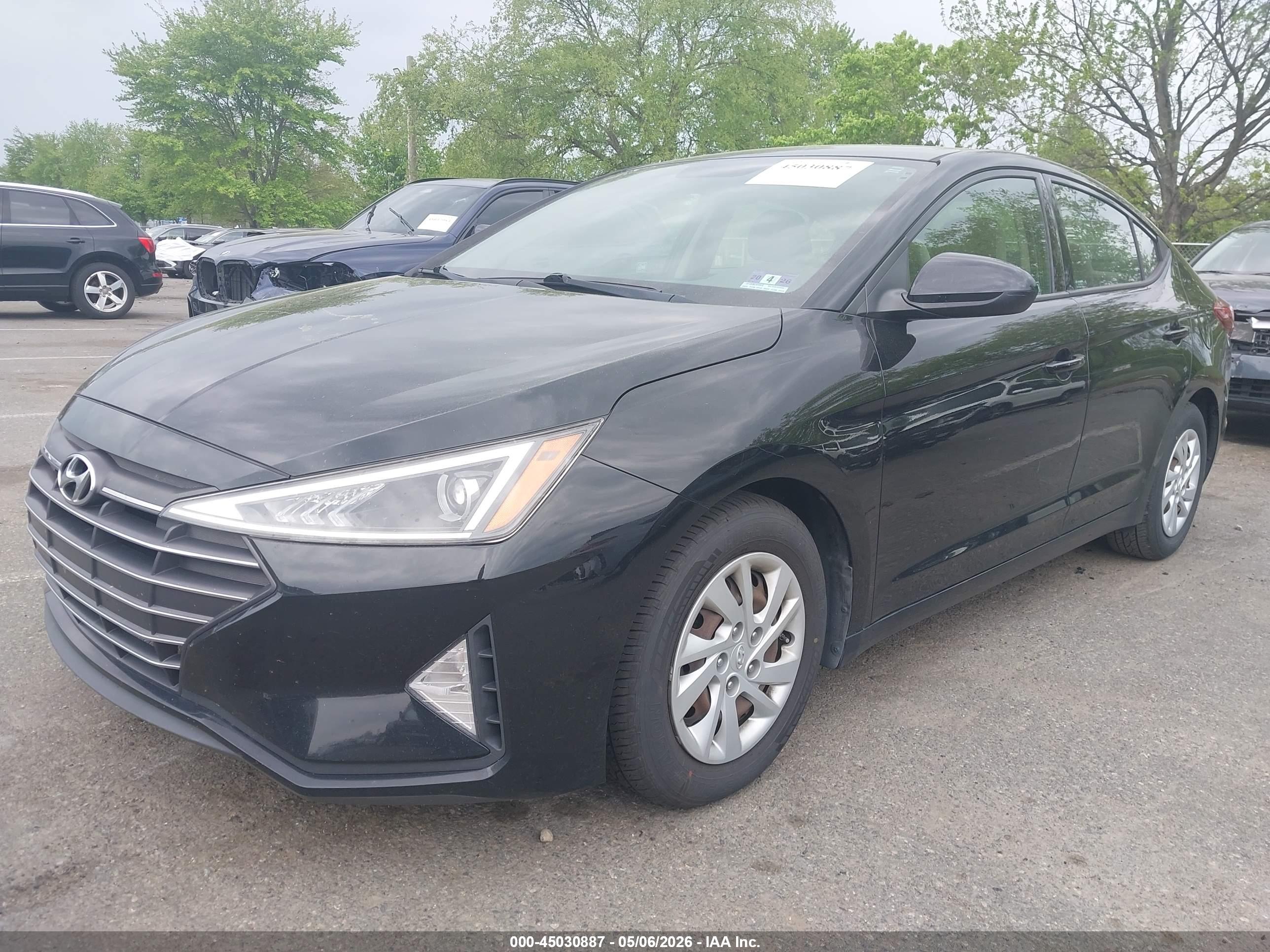 HYUNDAI ELANTRA image 2