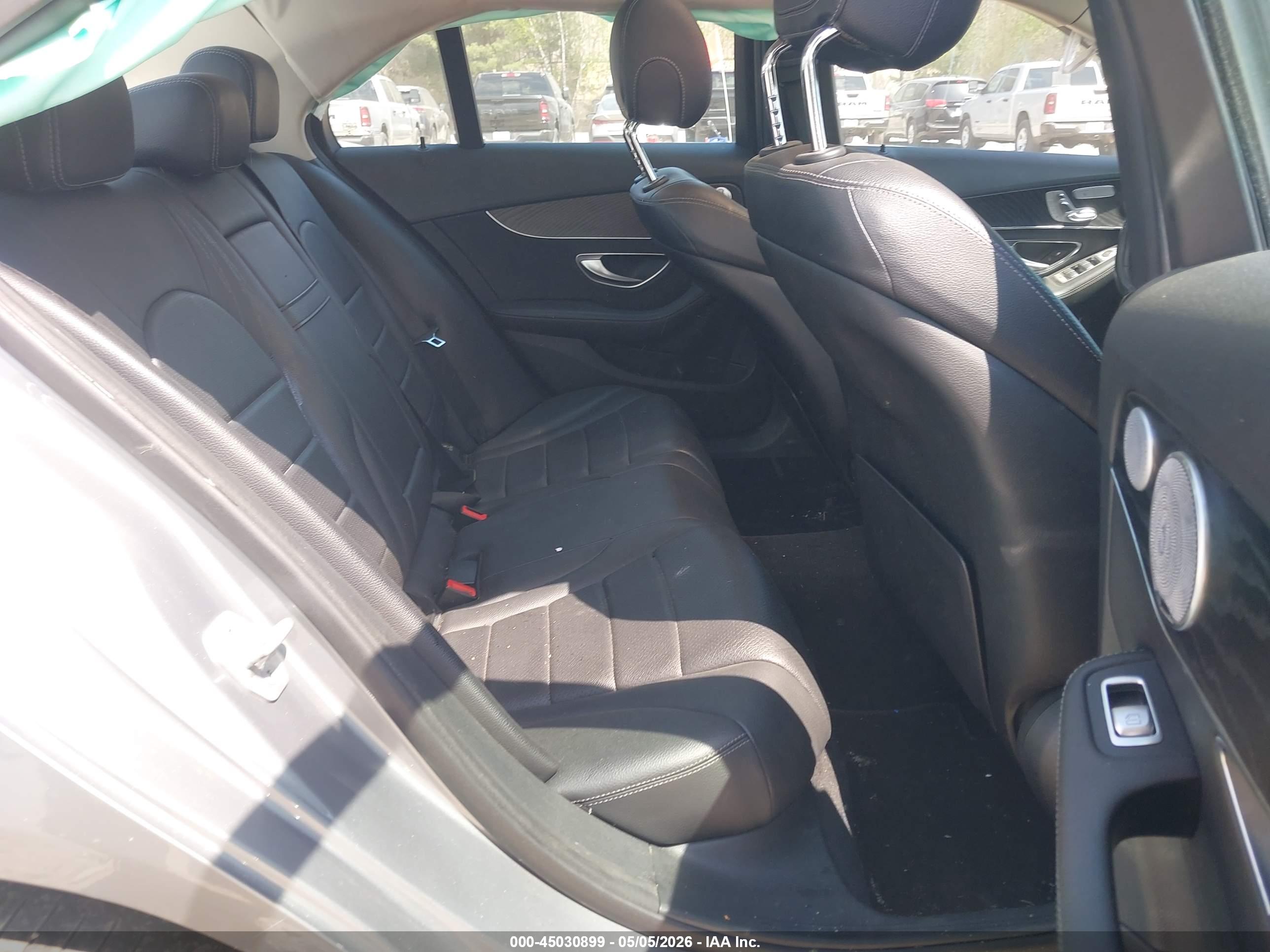 MERCEDES-BENZ C-CLASS image 8