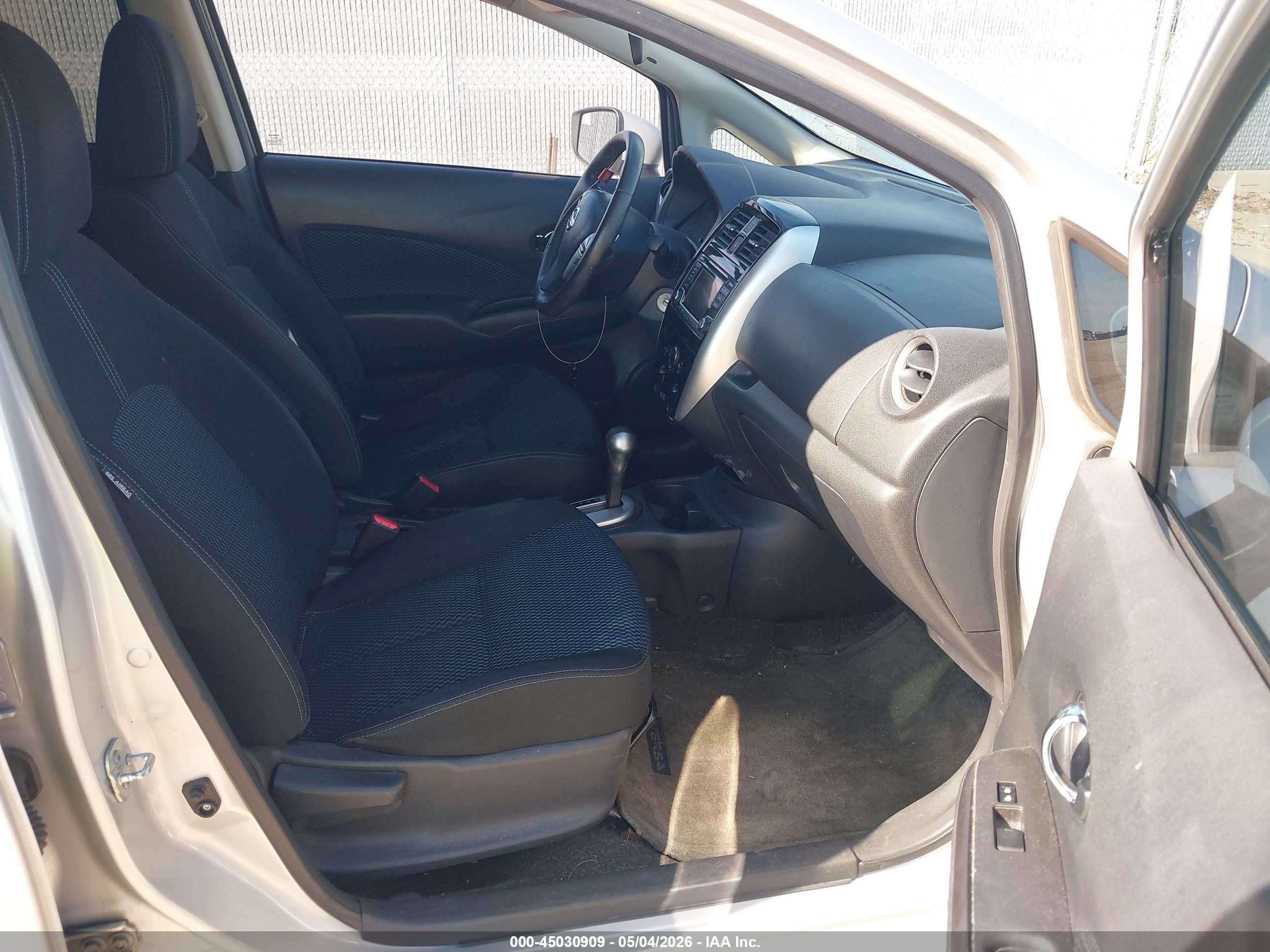 NISSAN VERSA image 5