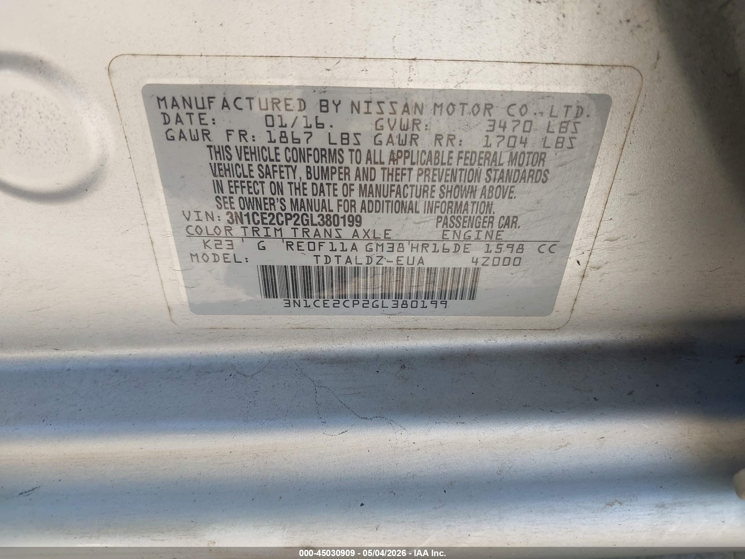 NISSAN VERSA image 9