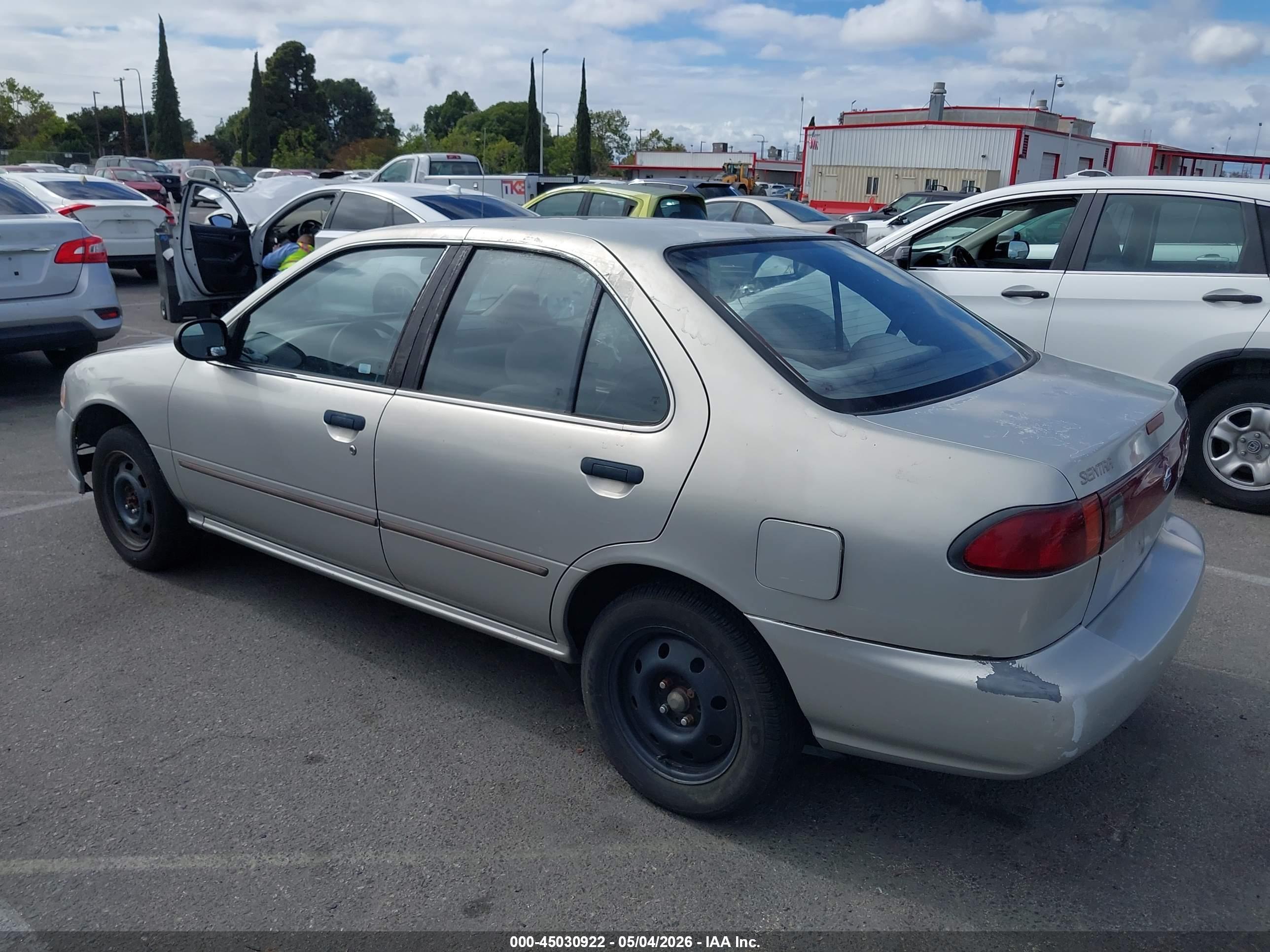NISSAN SENTRA image 3