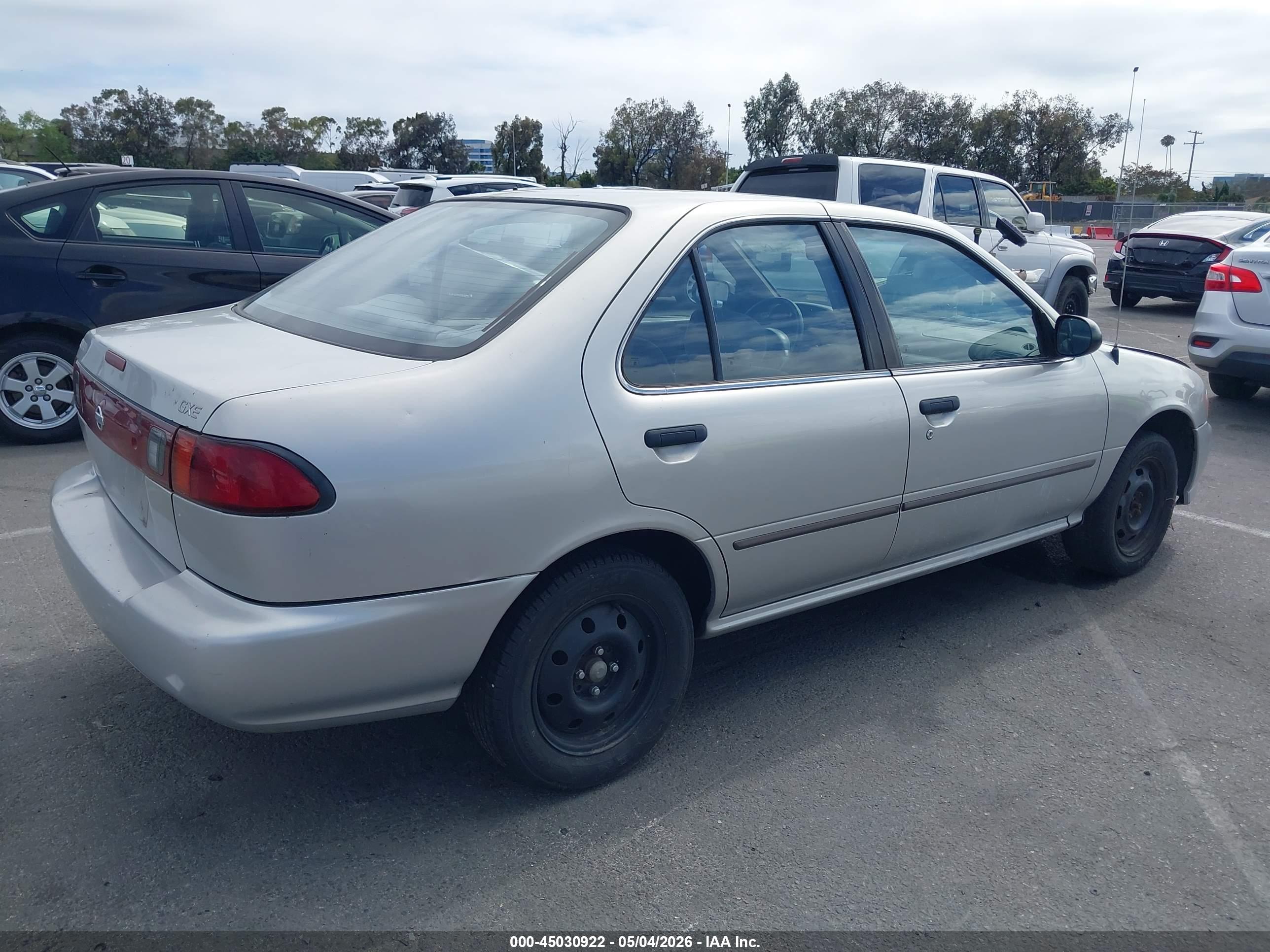 NISSAN SENTRA image 4