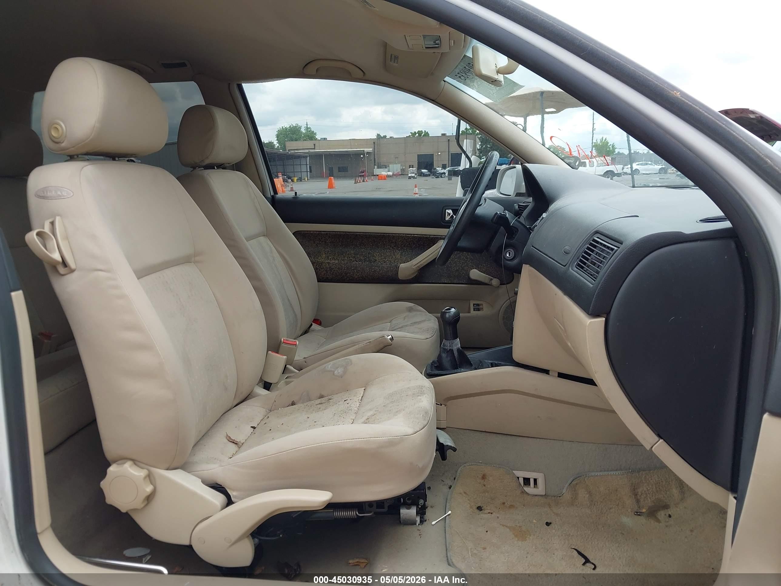 VOLKSWAGEN GOLF image 5