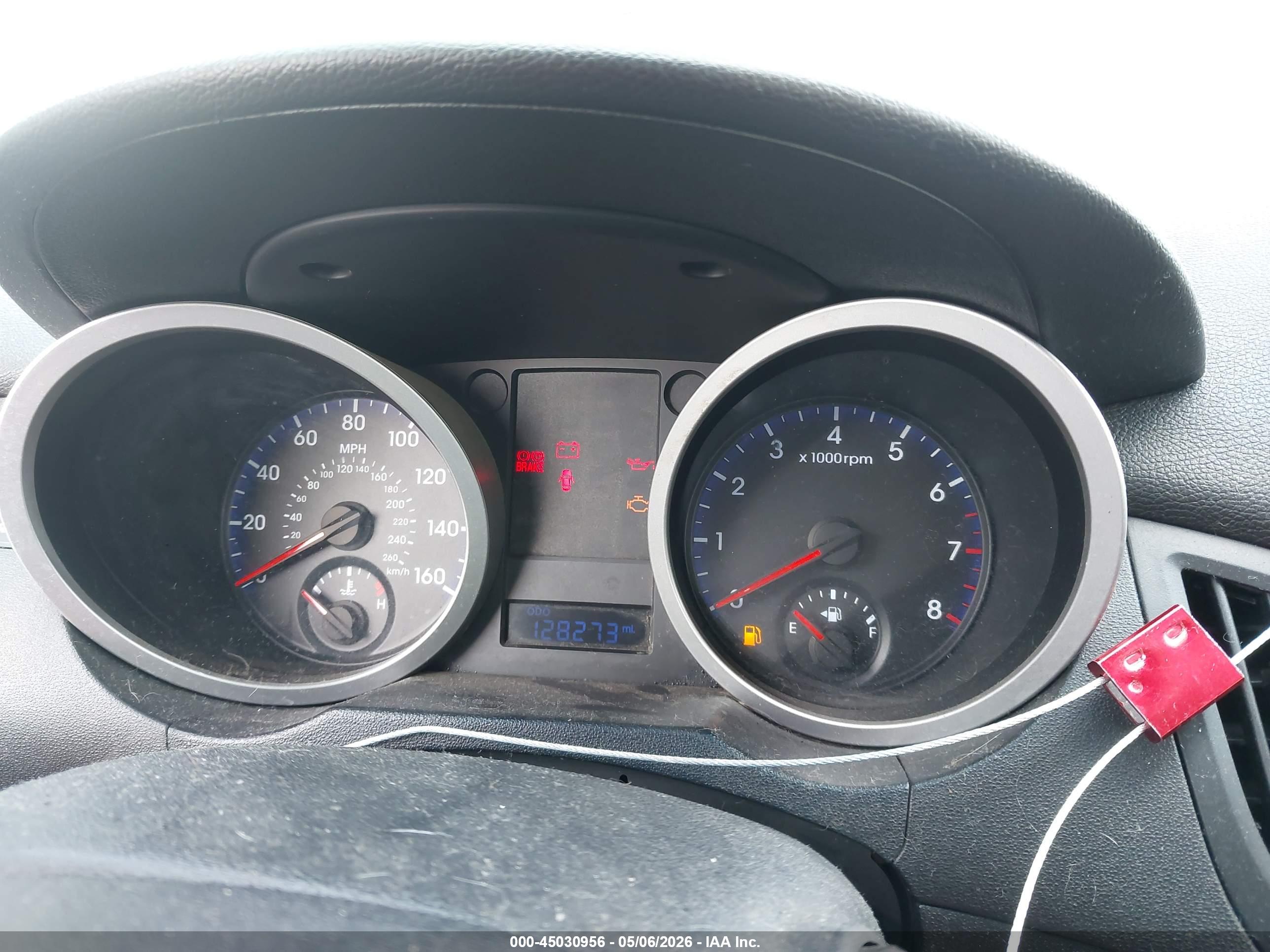 HYUNDAI GENESIS image 7