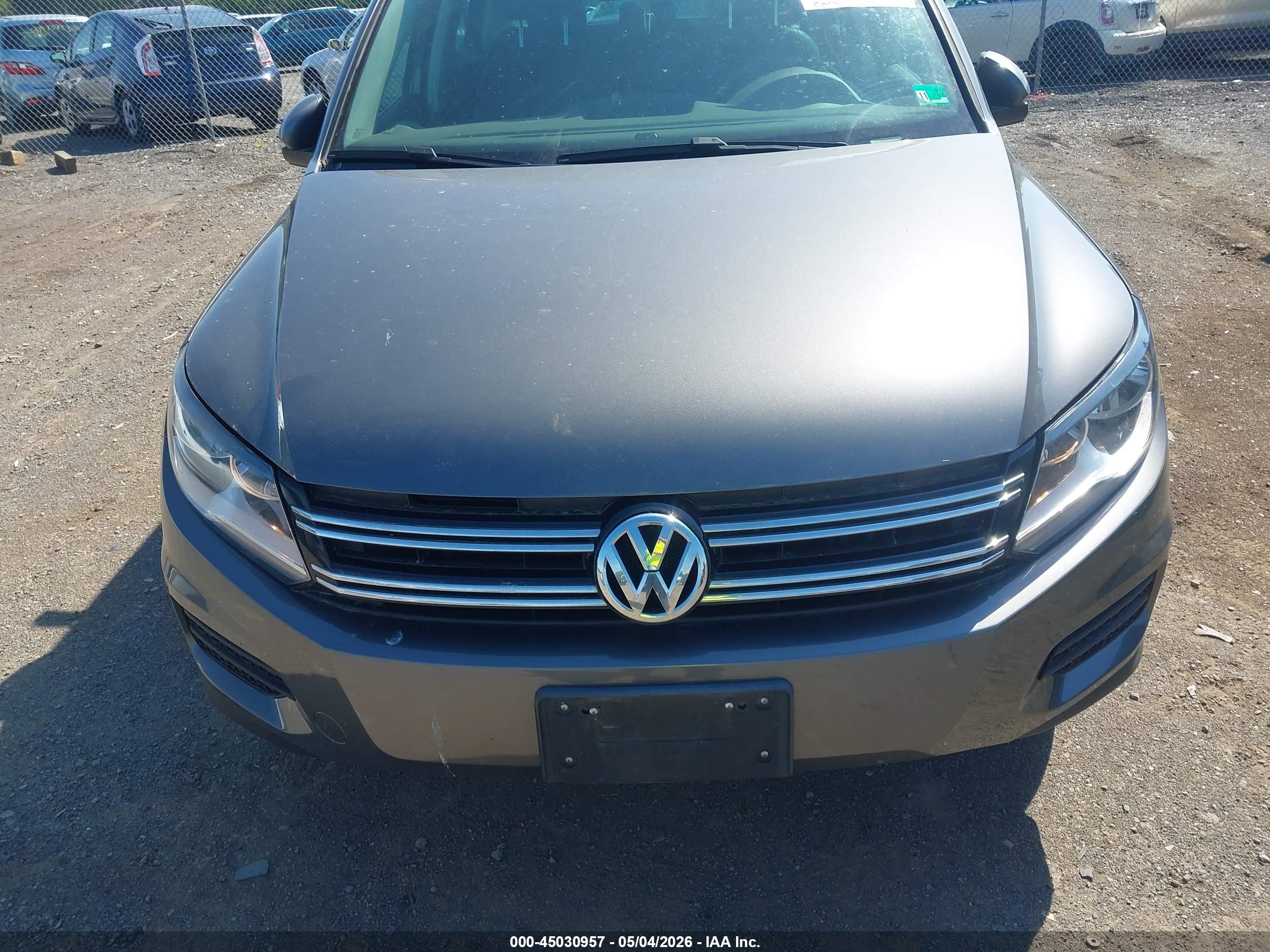 VOLKSWAGEN TIGUAN image 6