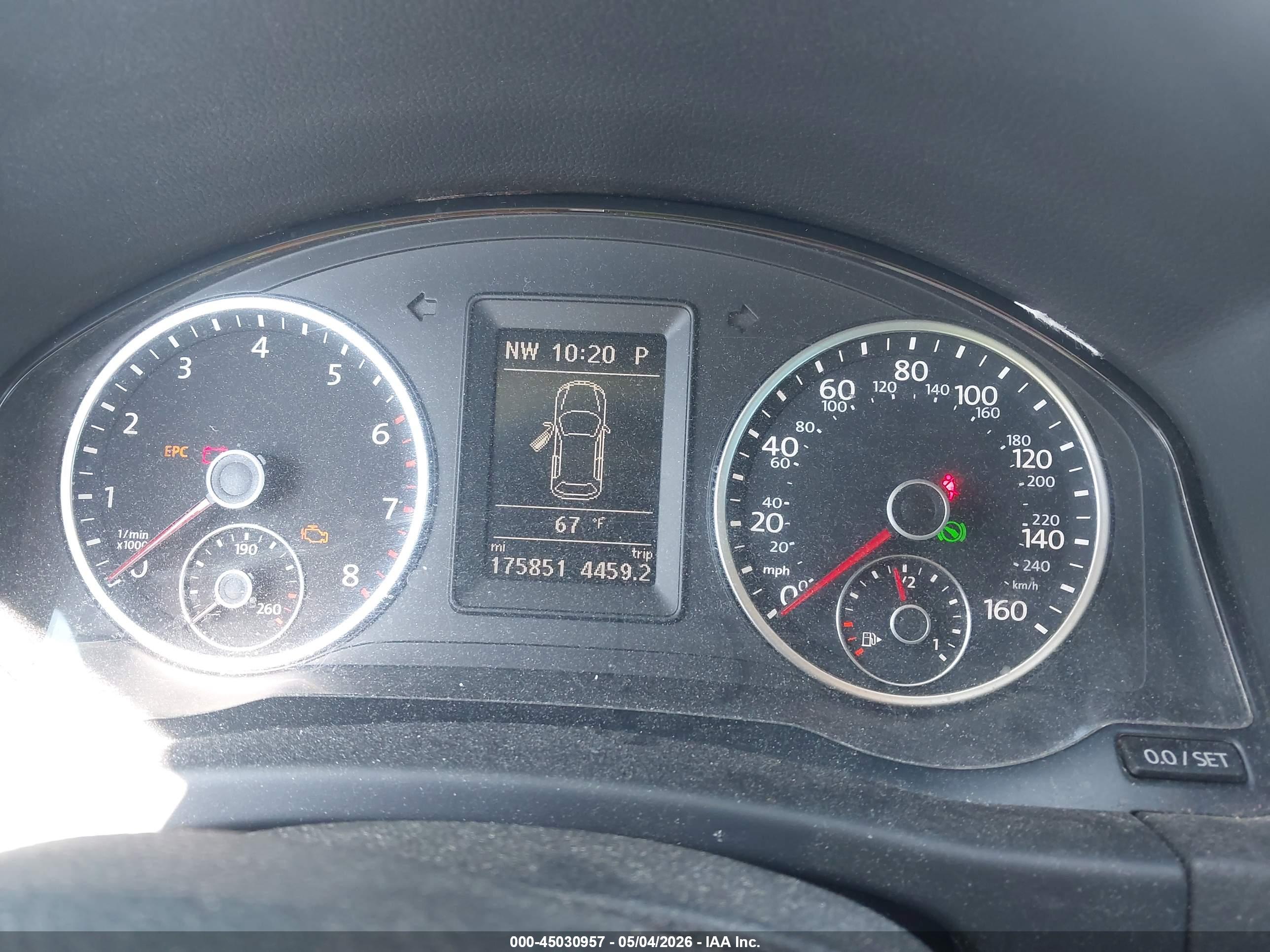 VOLKSWAGEN TIGUAN image 7
