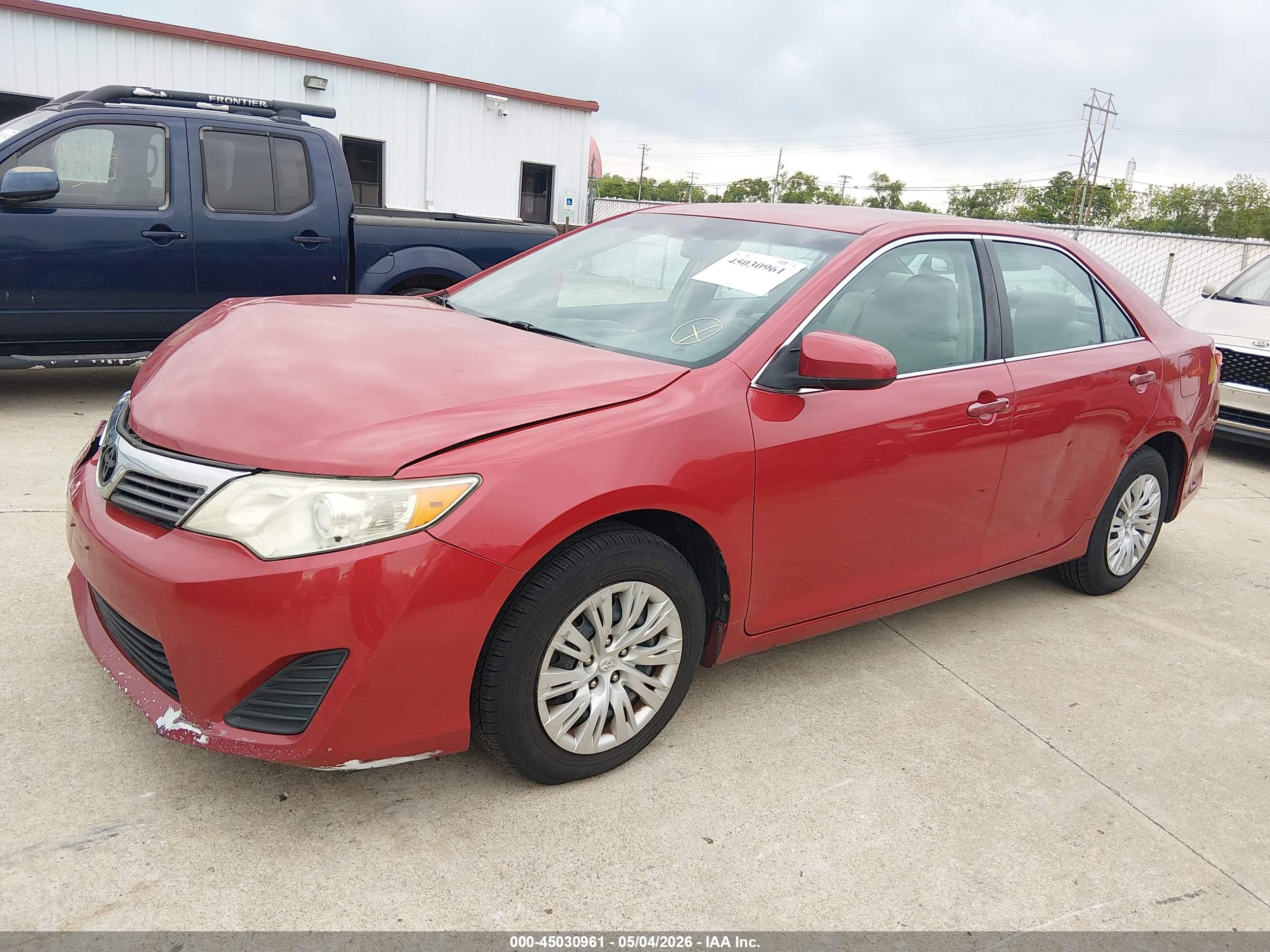 TOYOTA CAMRY image 2