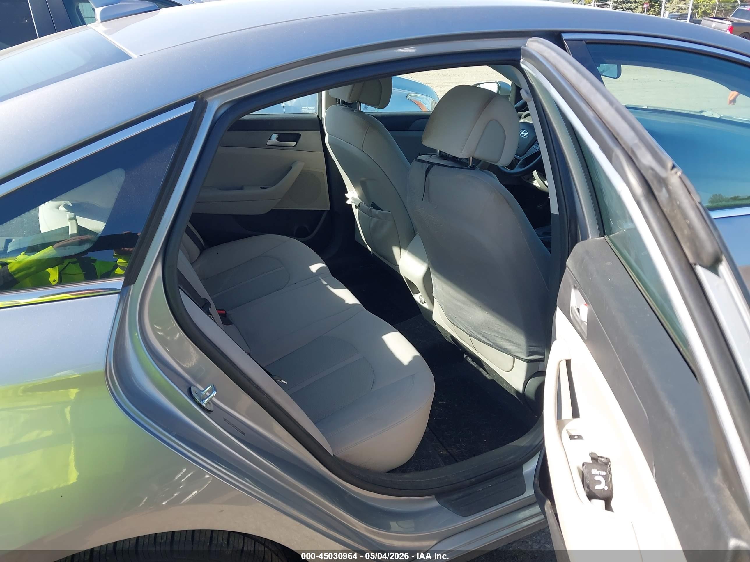HYUNDAI SONATA image 8