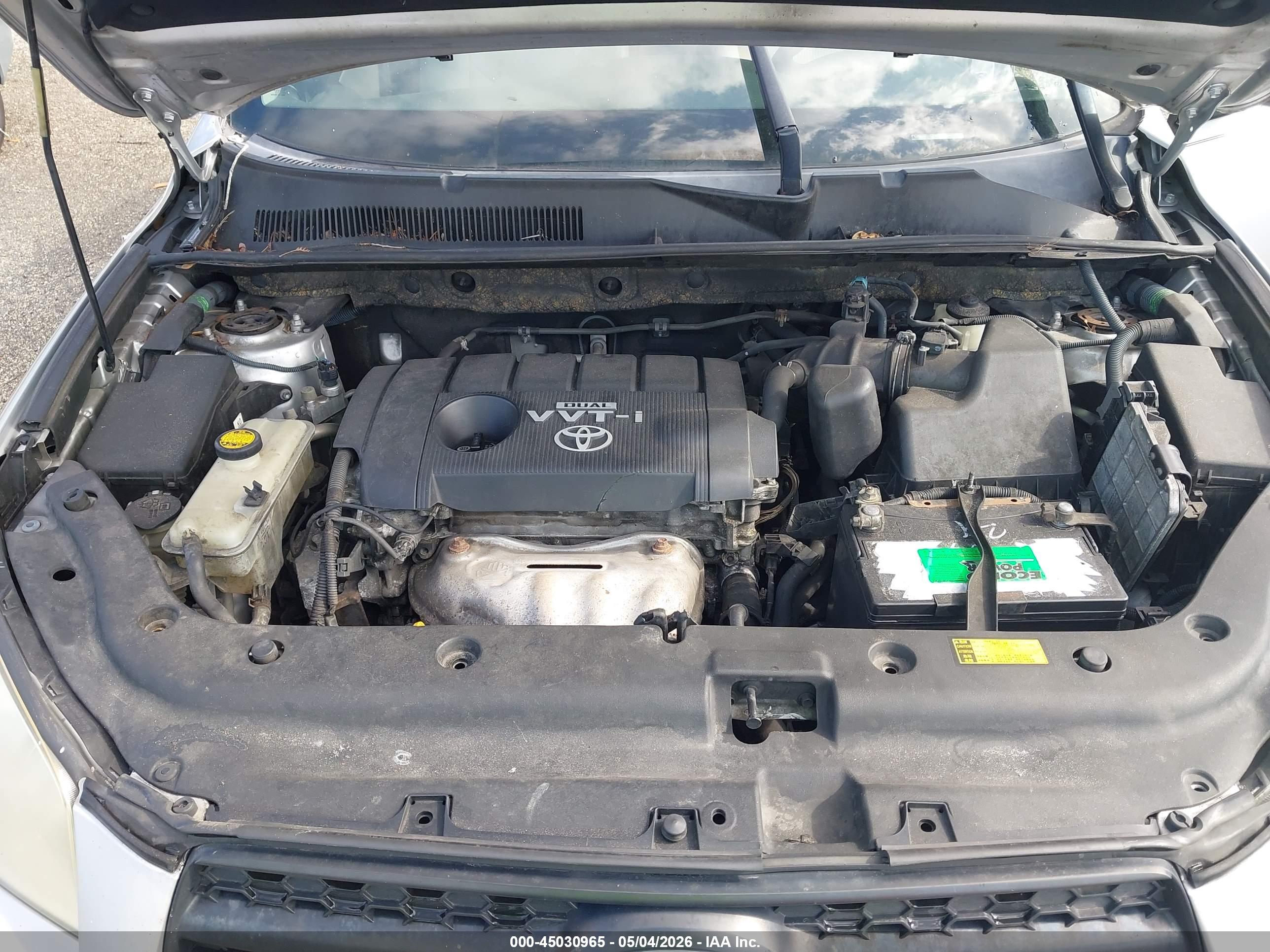 TOYOTA RAV4 image 10