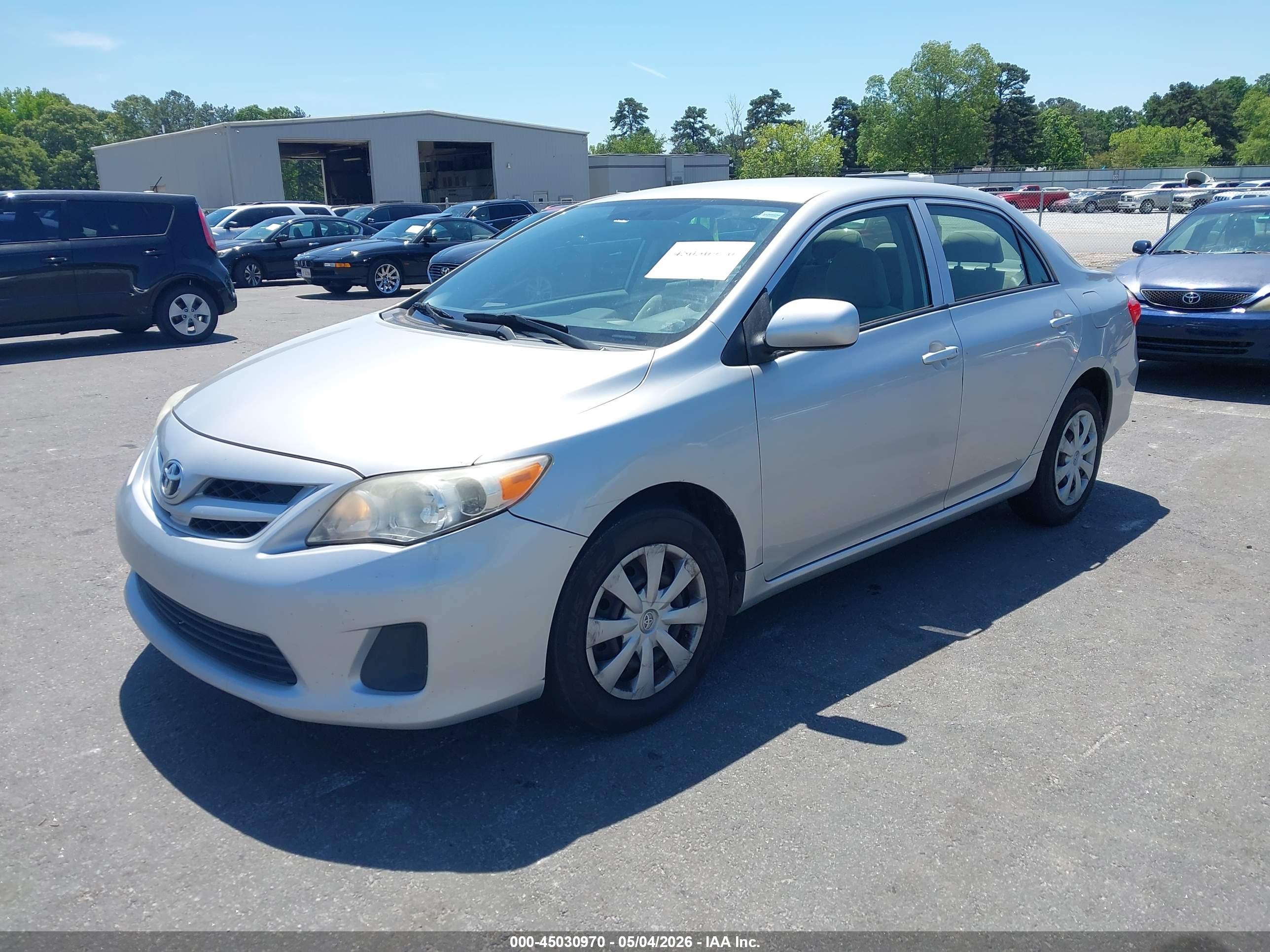 TOYOTA COROLLA image 2