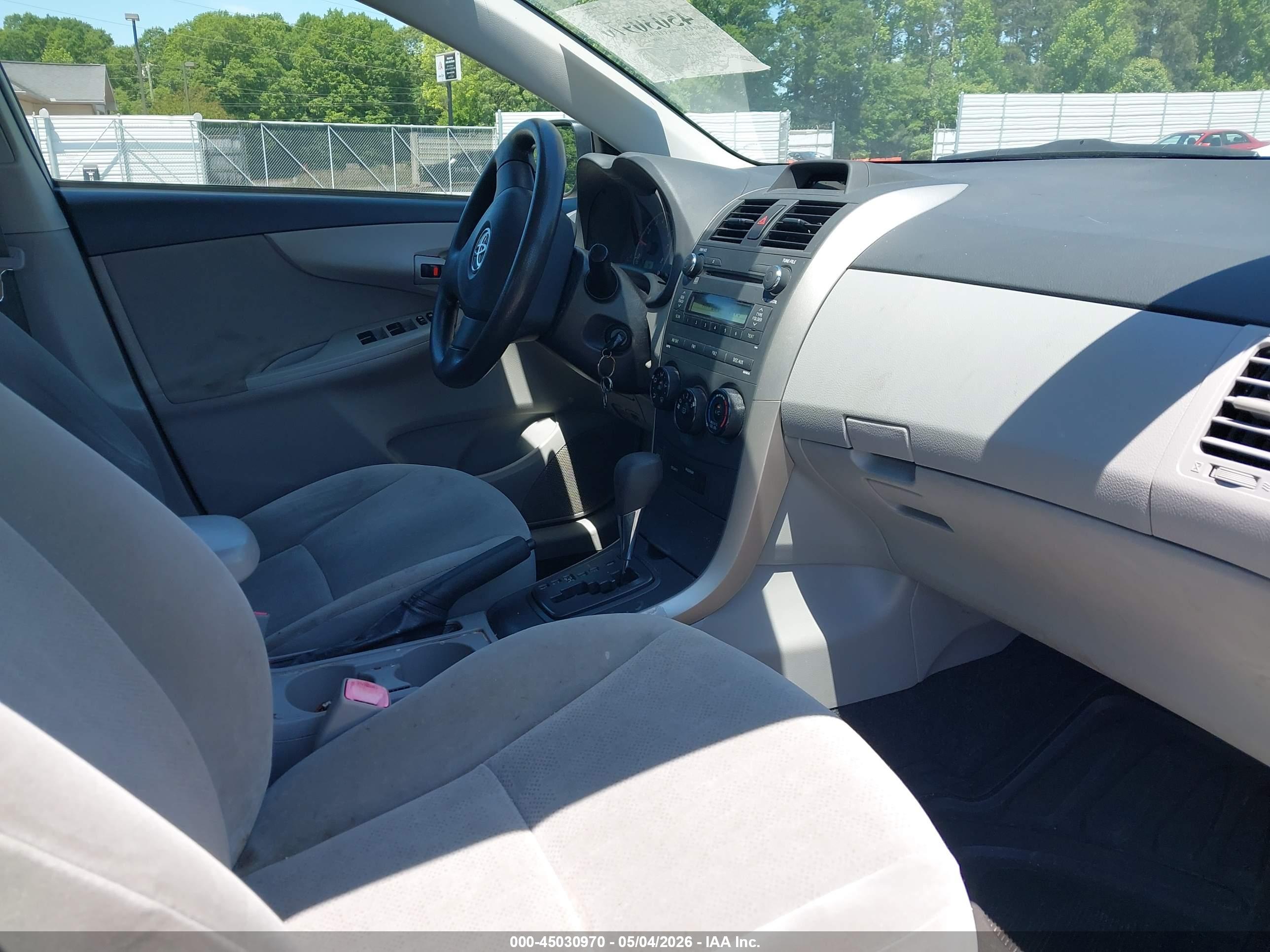 TOYOTA COROLLA image 5