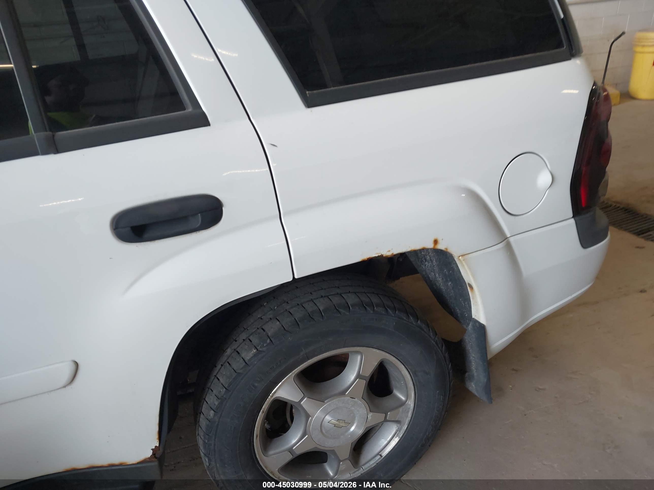CHEVROLET TRAILBLAZER image 6