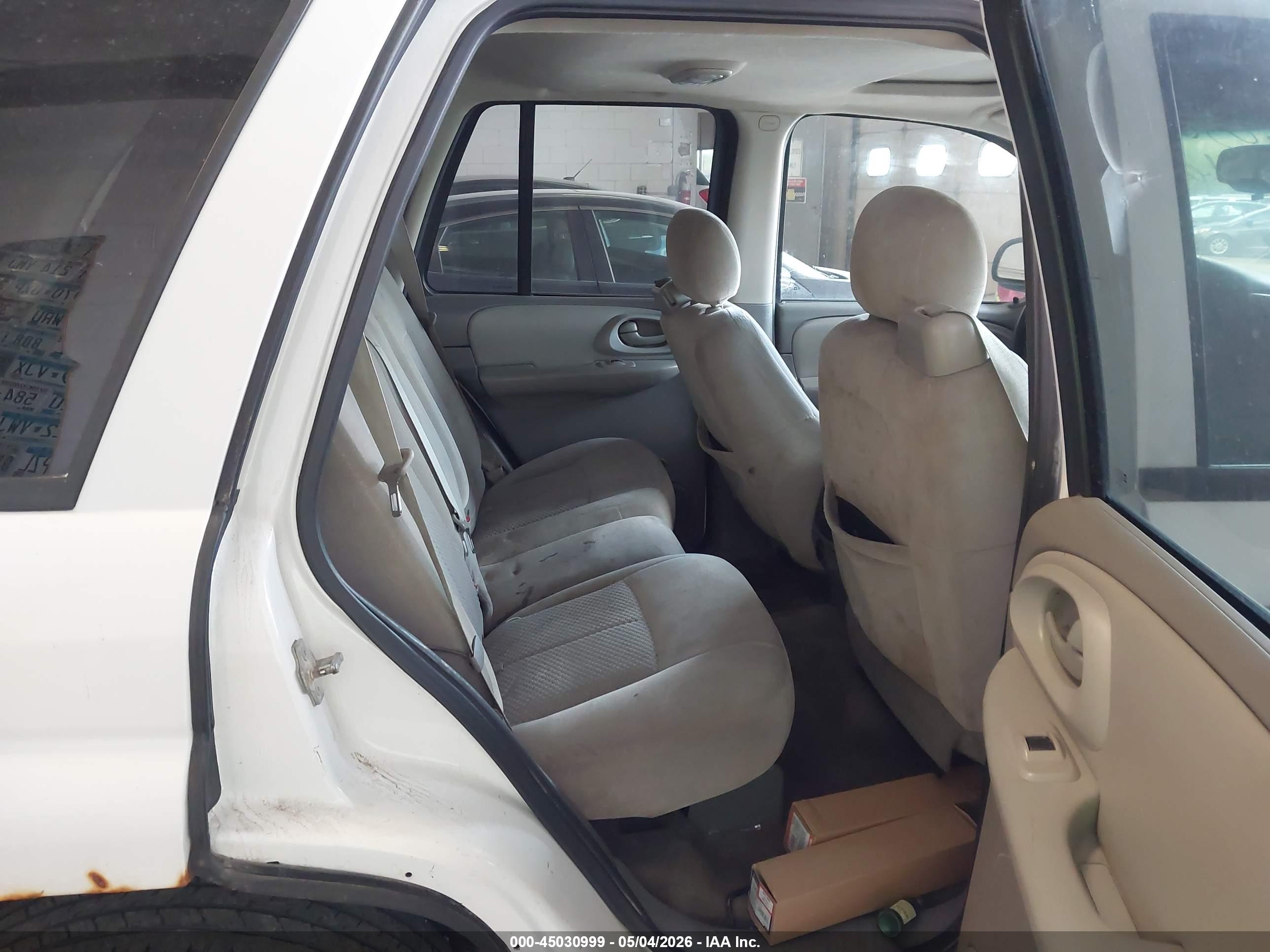 CHEVROLET TRAILBLAZER image 8