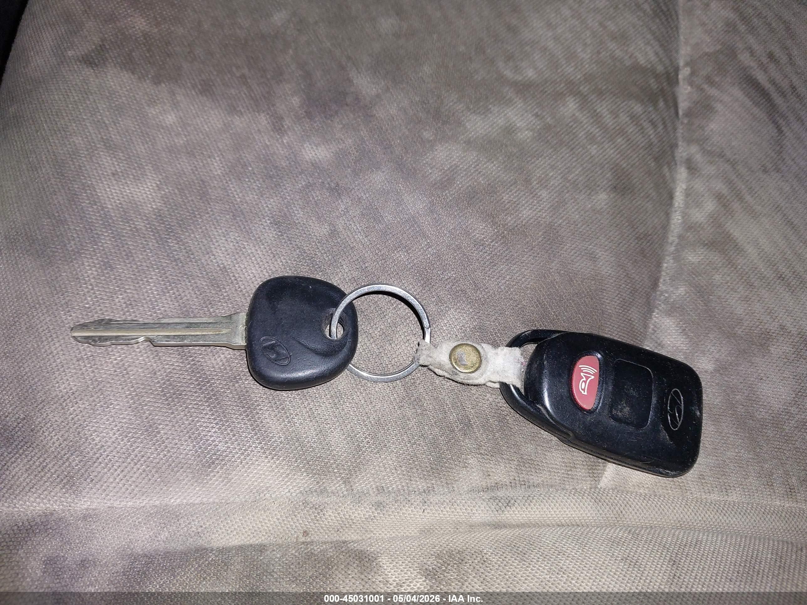 HYUNDAI ELANTRA image 11