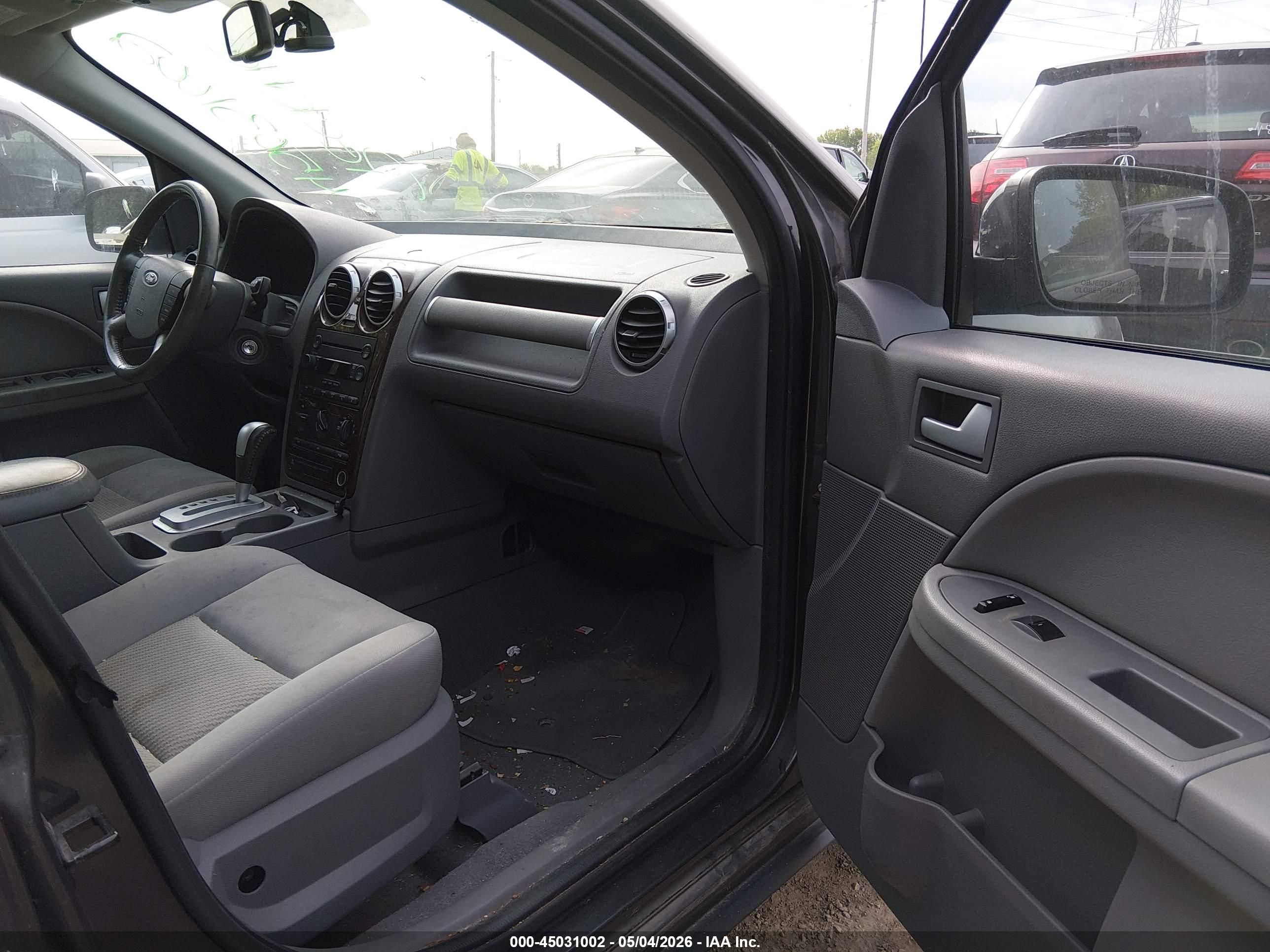 FORD FREESTYLE image 5