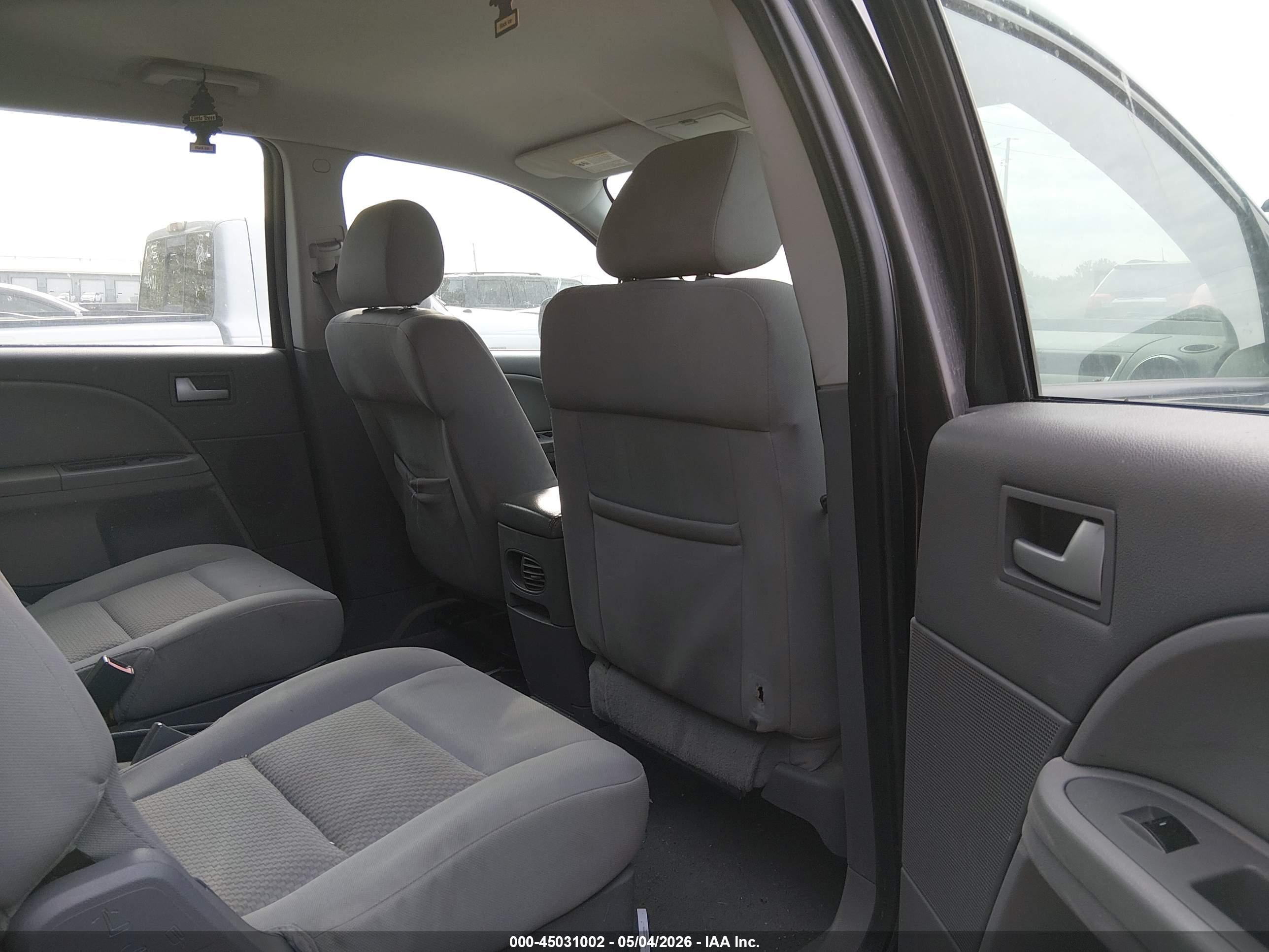 FORD FREESTYLE image 8