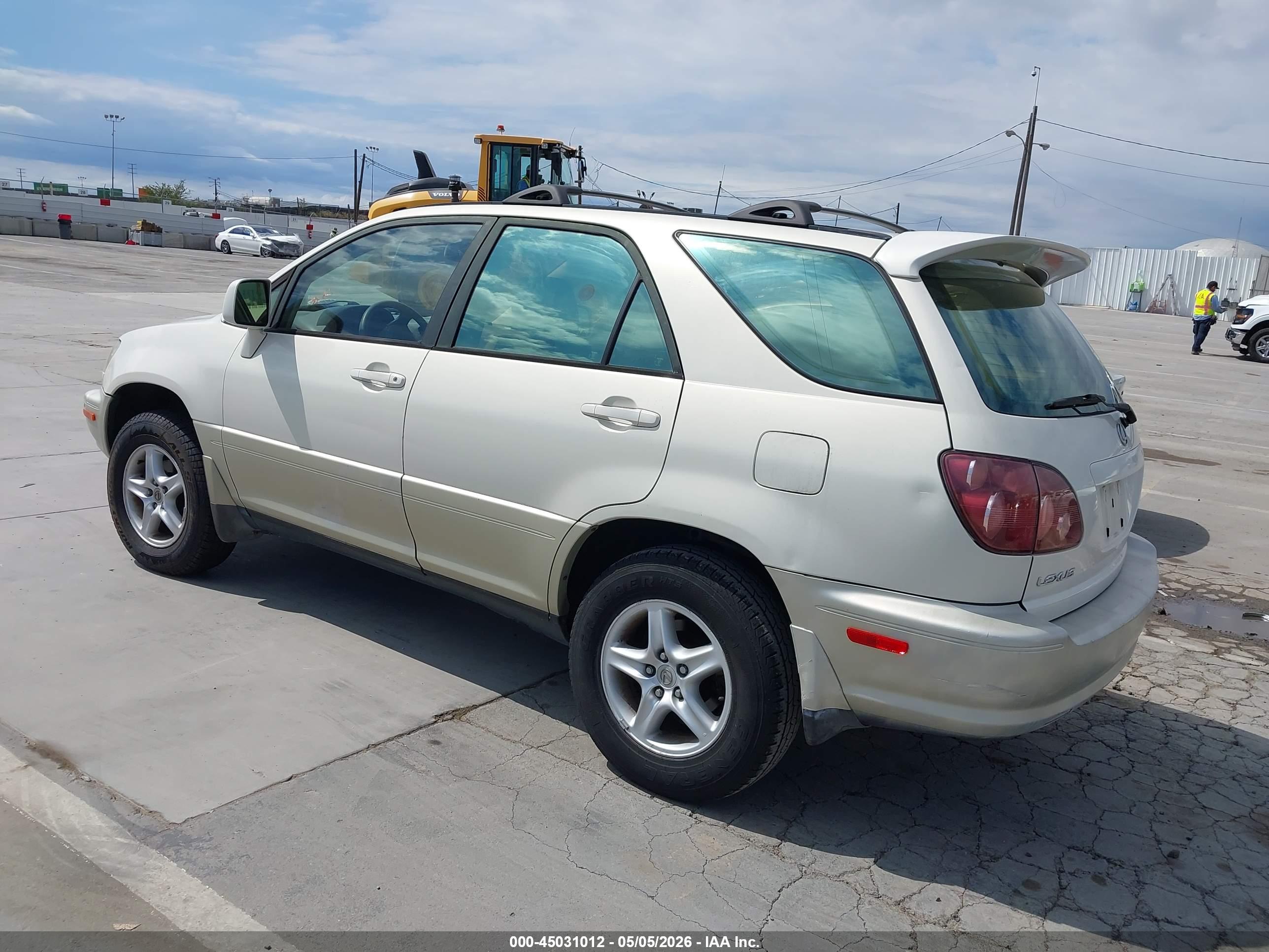 LEXUS RX image 3