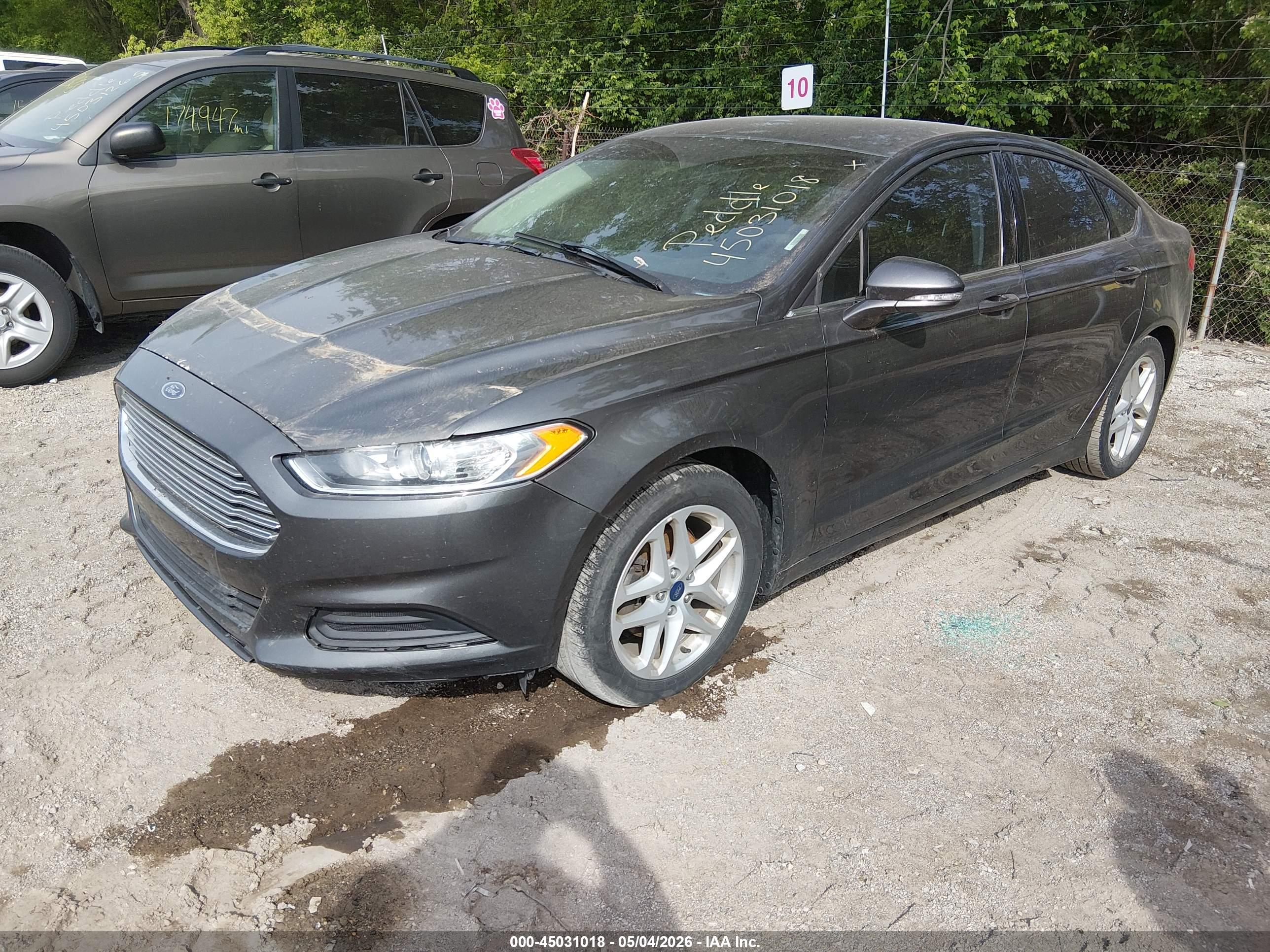 FORD FUSION image 2