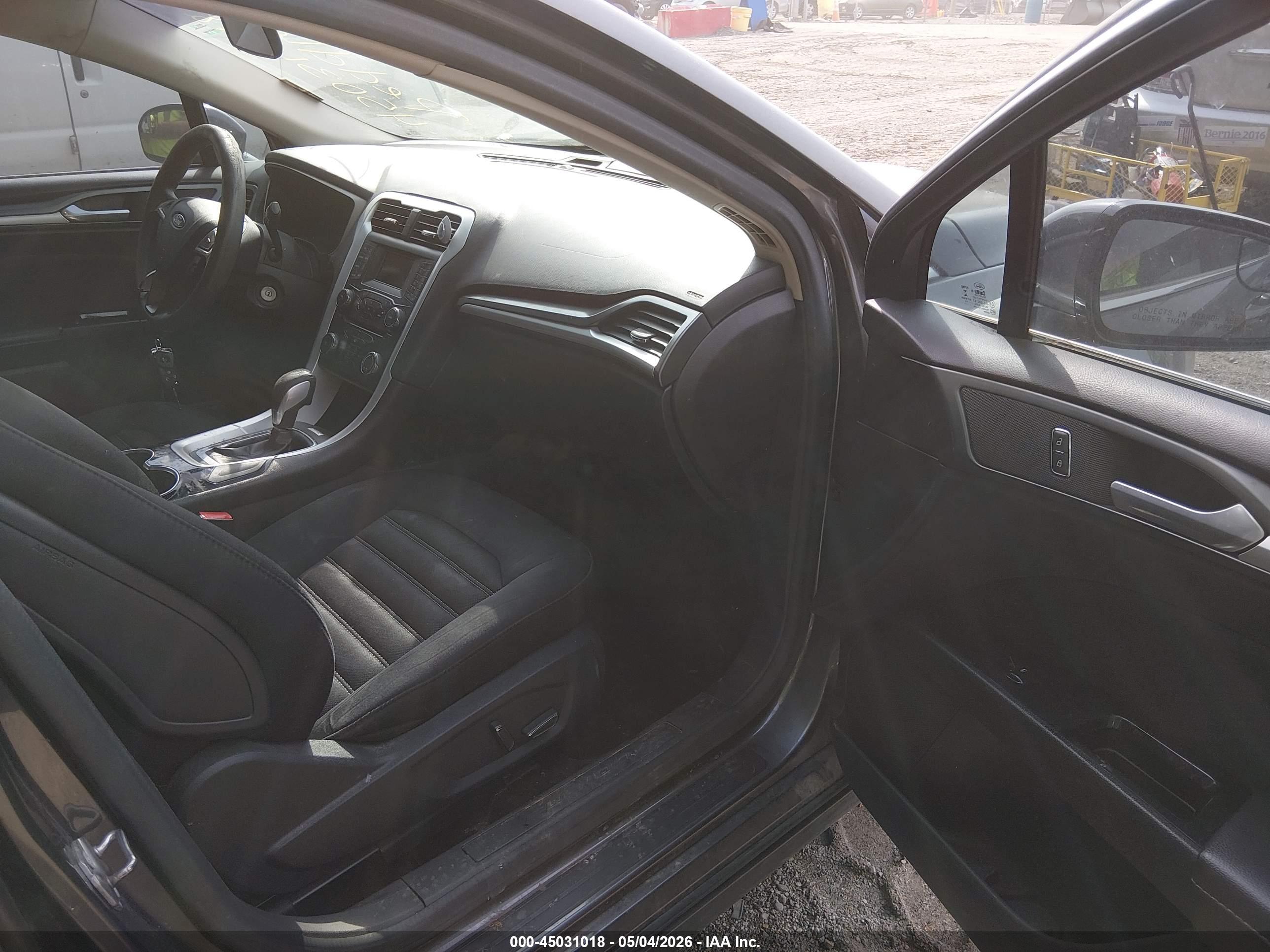FORD FUSION image 5