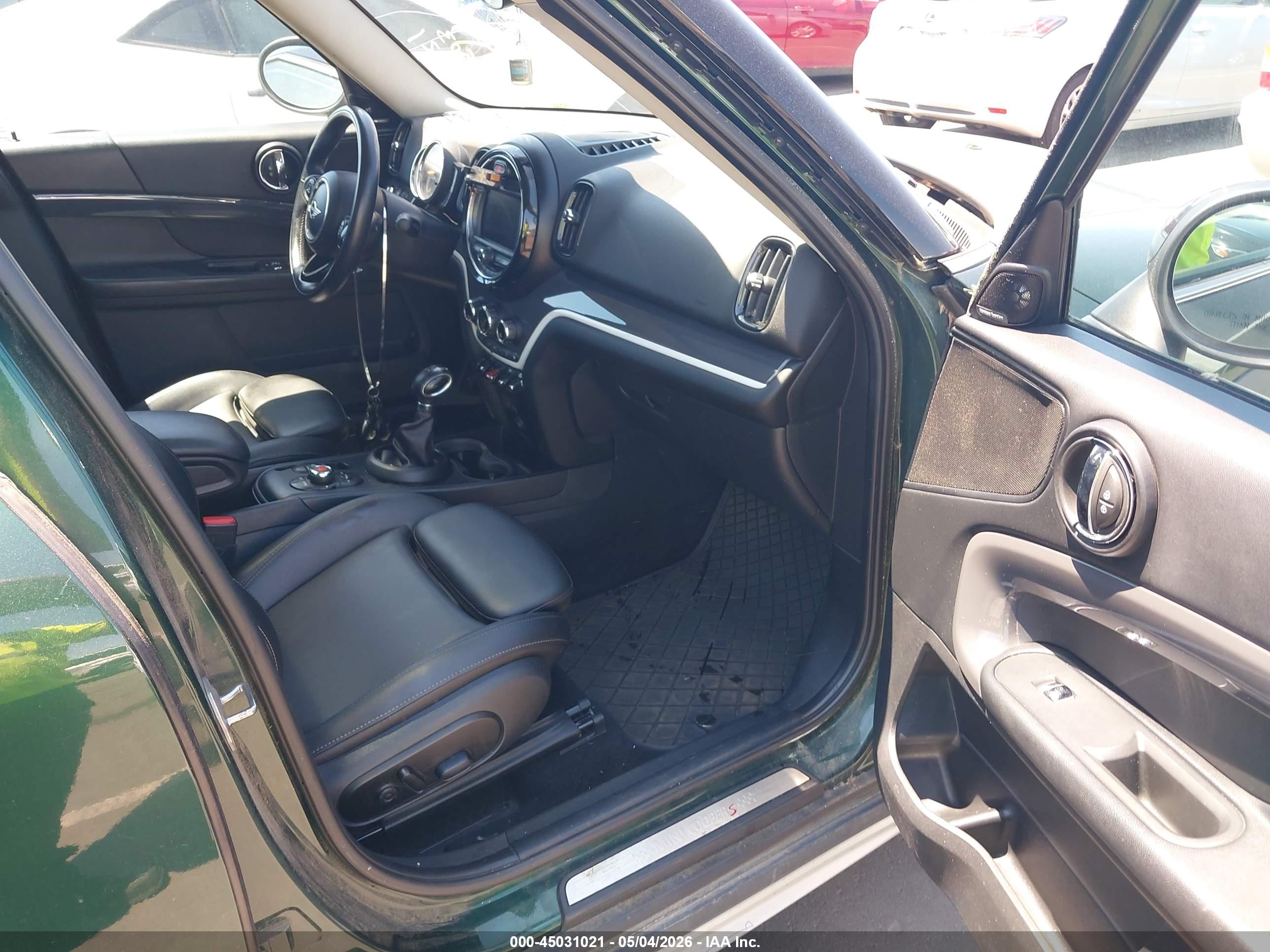 MINI COUNTRYMAN image 5
