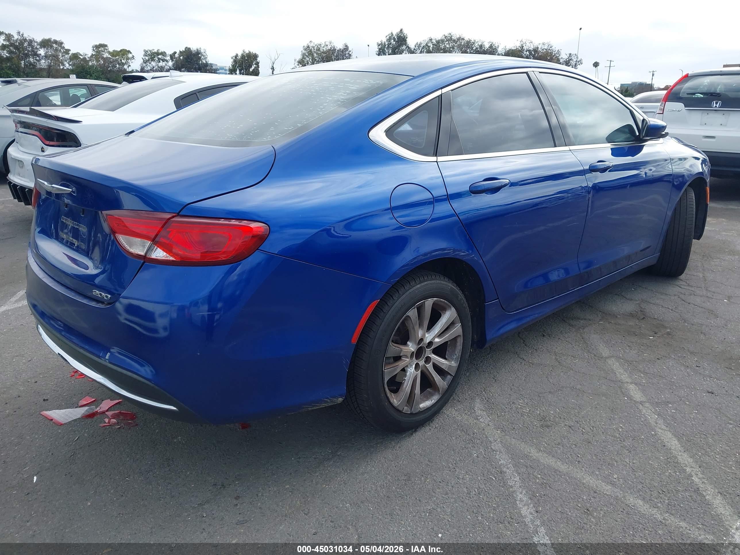 CHRYSLER 200 image 4