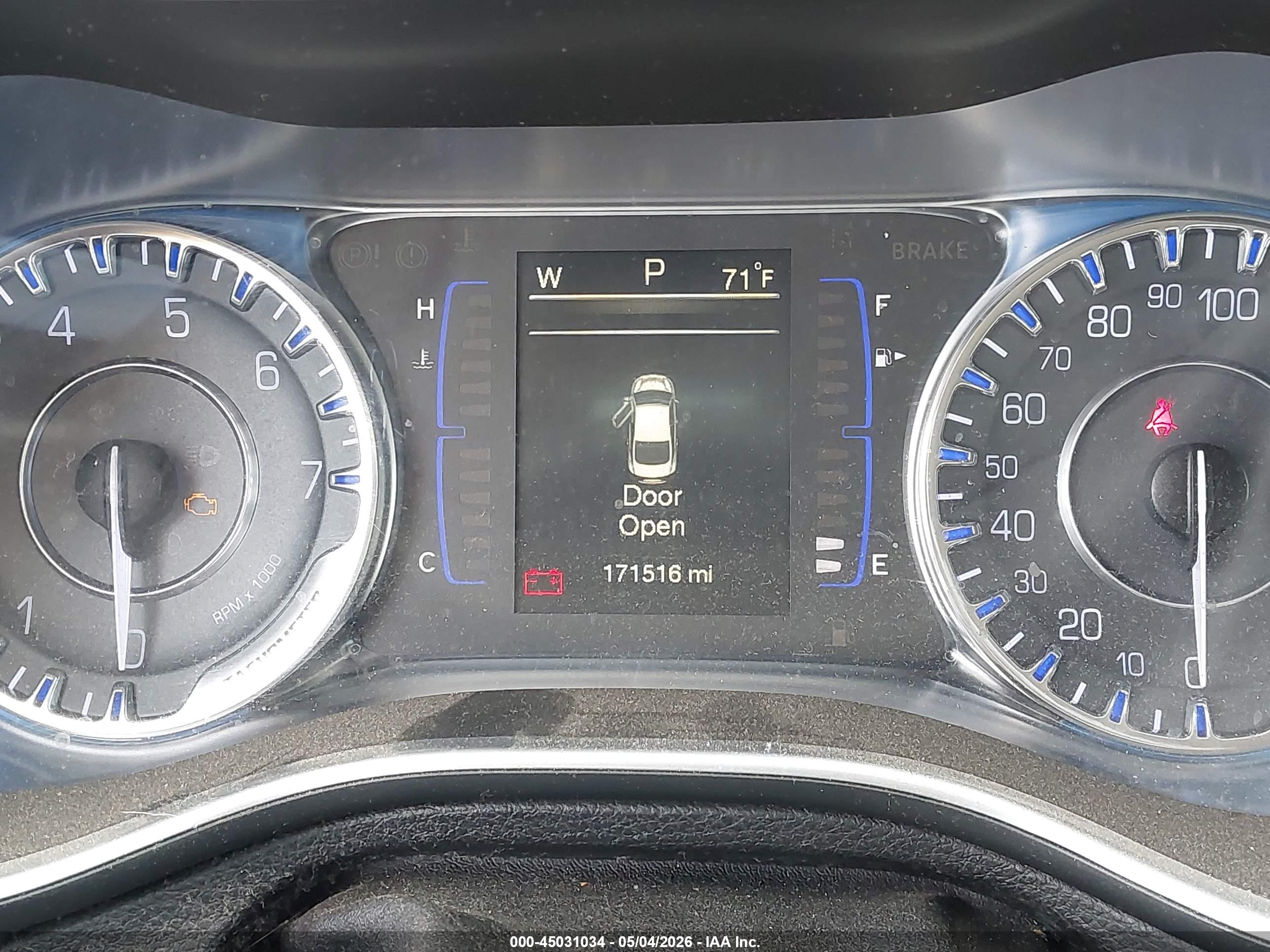 CHRYSLER 200 image 7