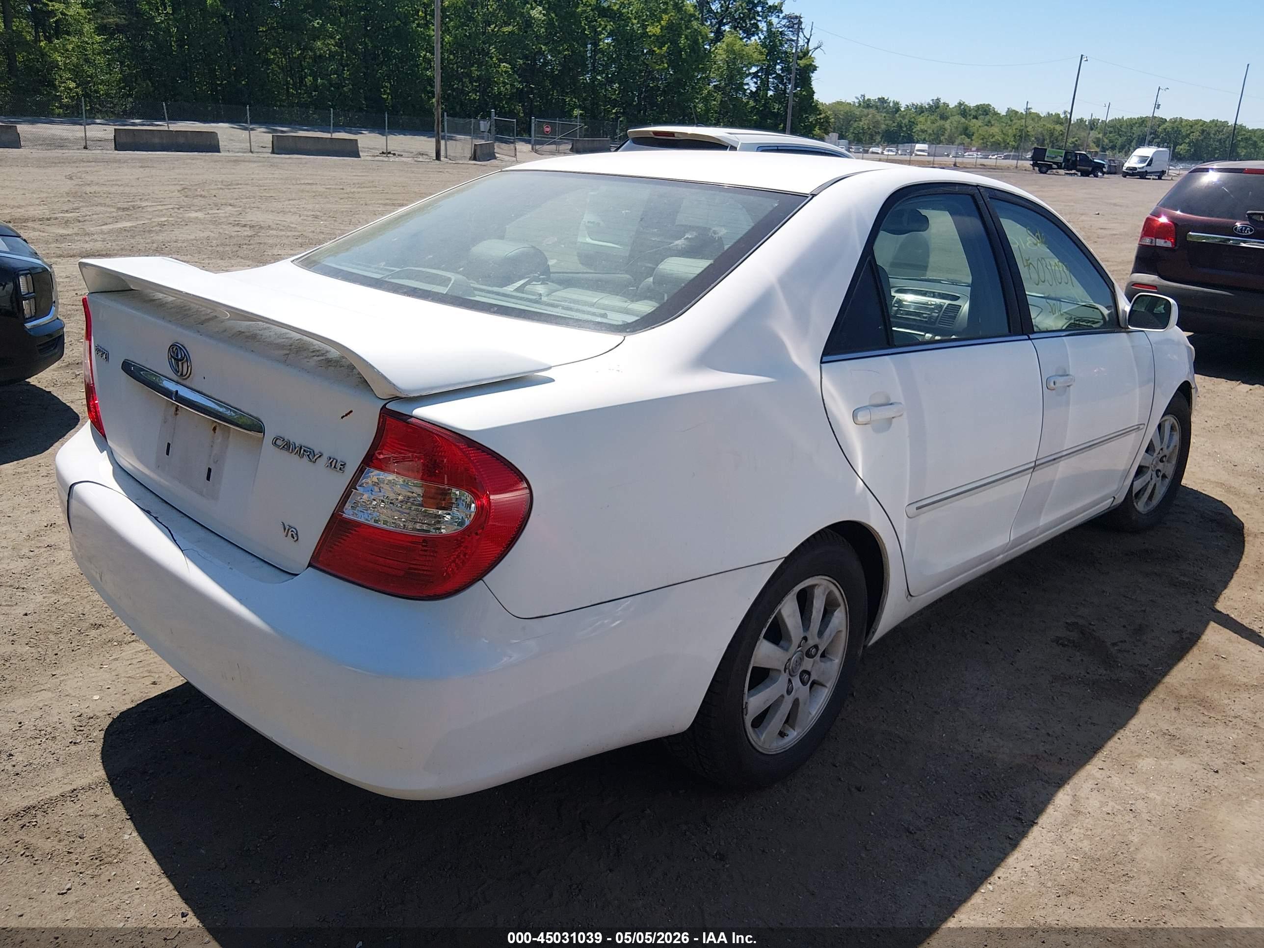TOYOTA CAMRY image 4