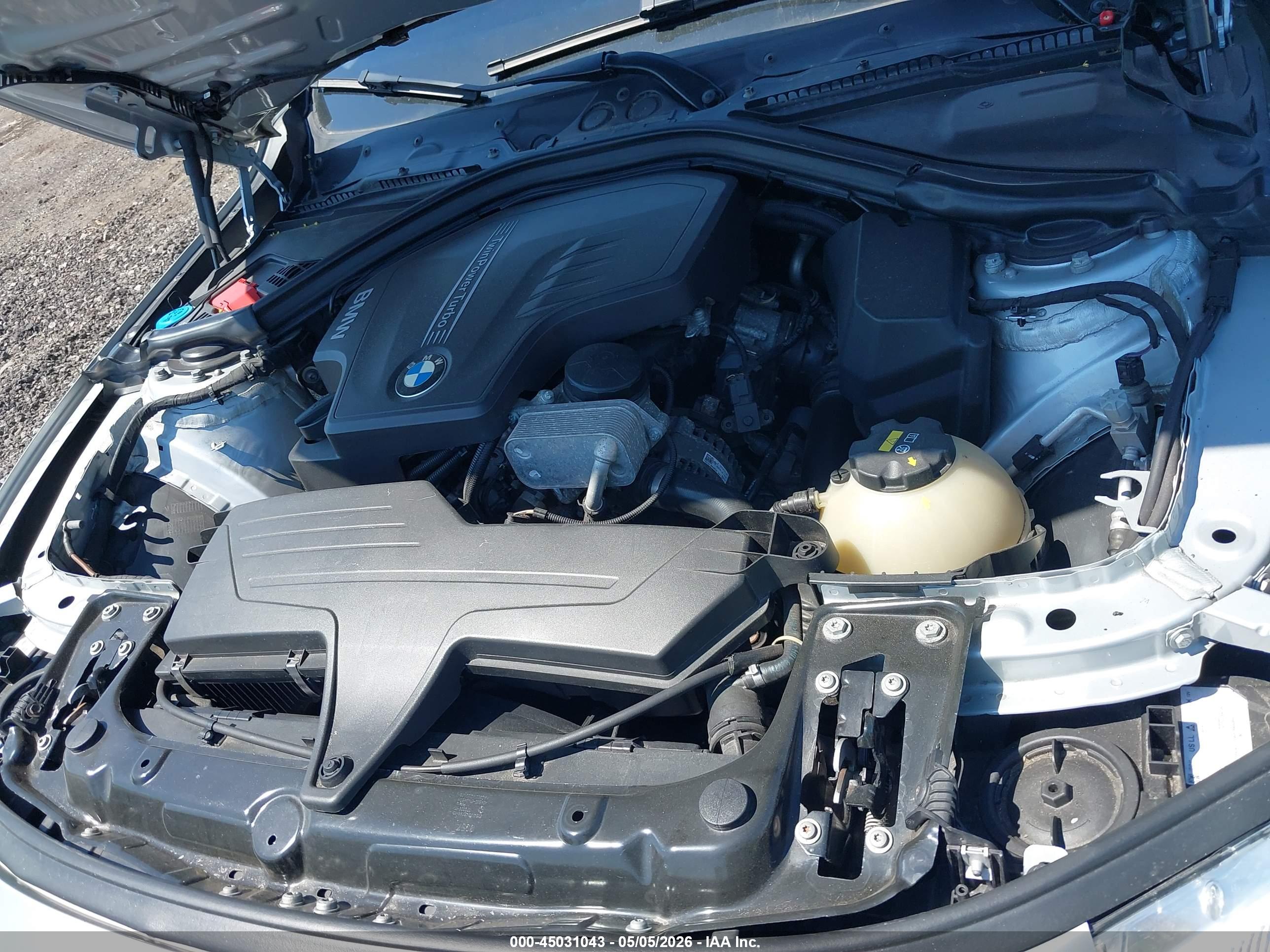 BMW 320I image 10