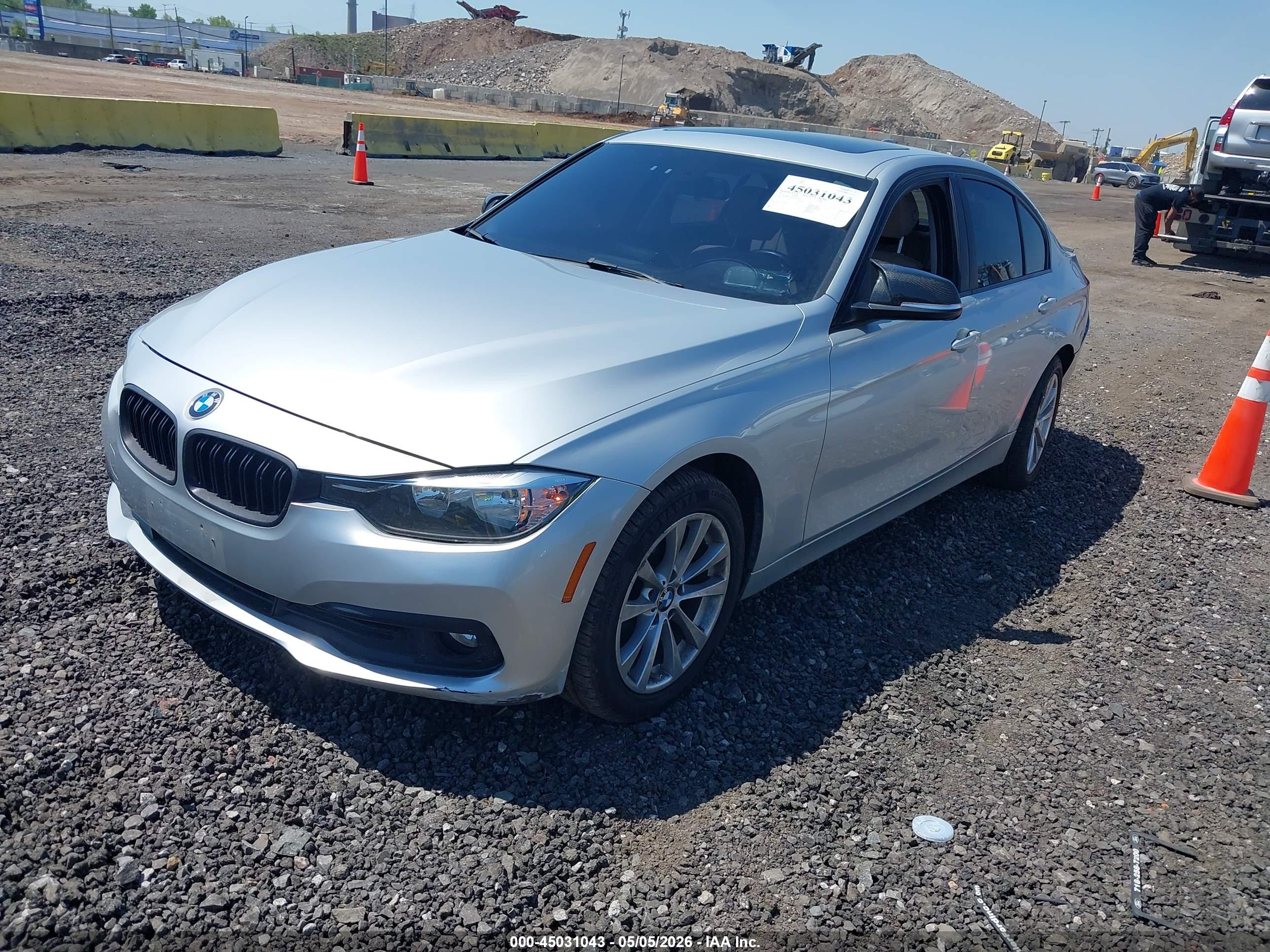 BMW 320I image 2