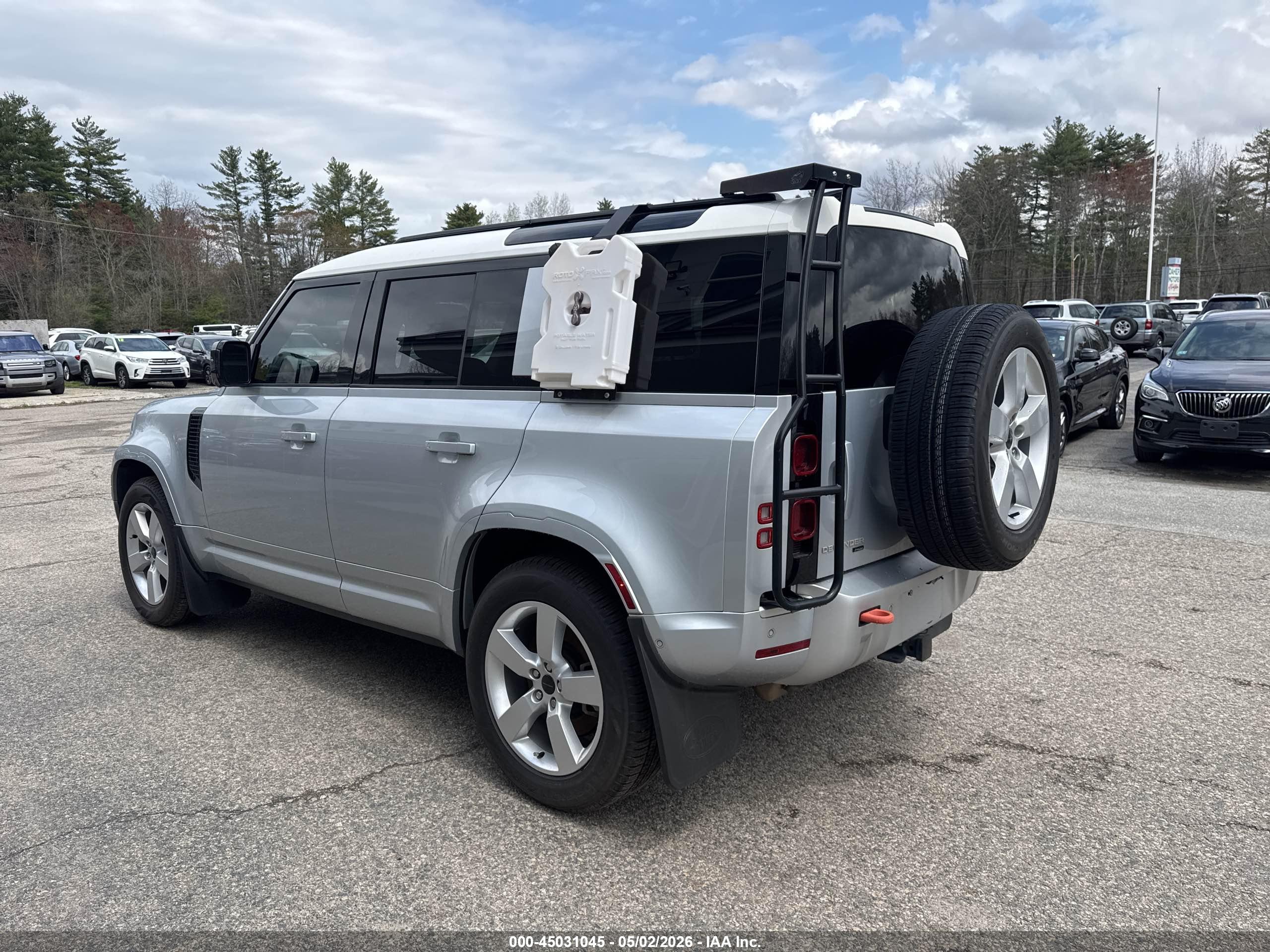 LAND ROVER image 3