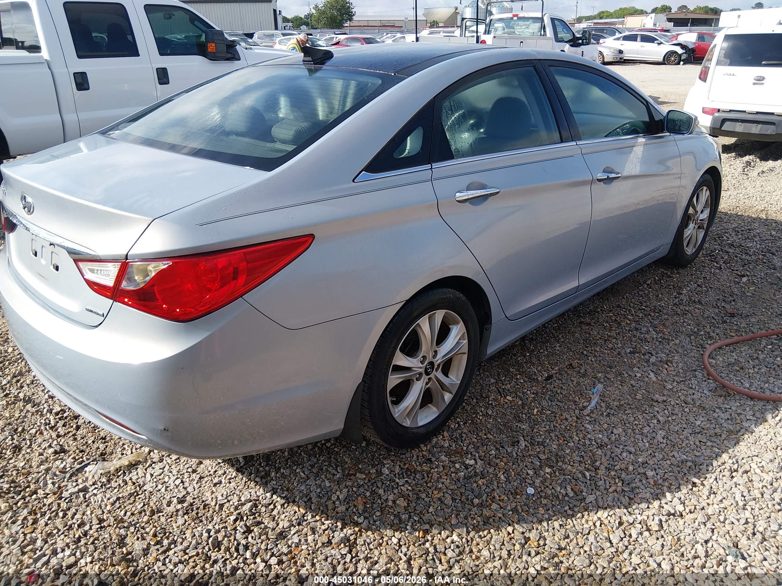 HYUNDAI SONATA image 4