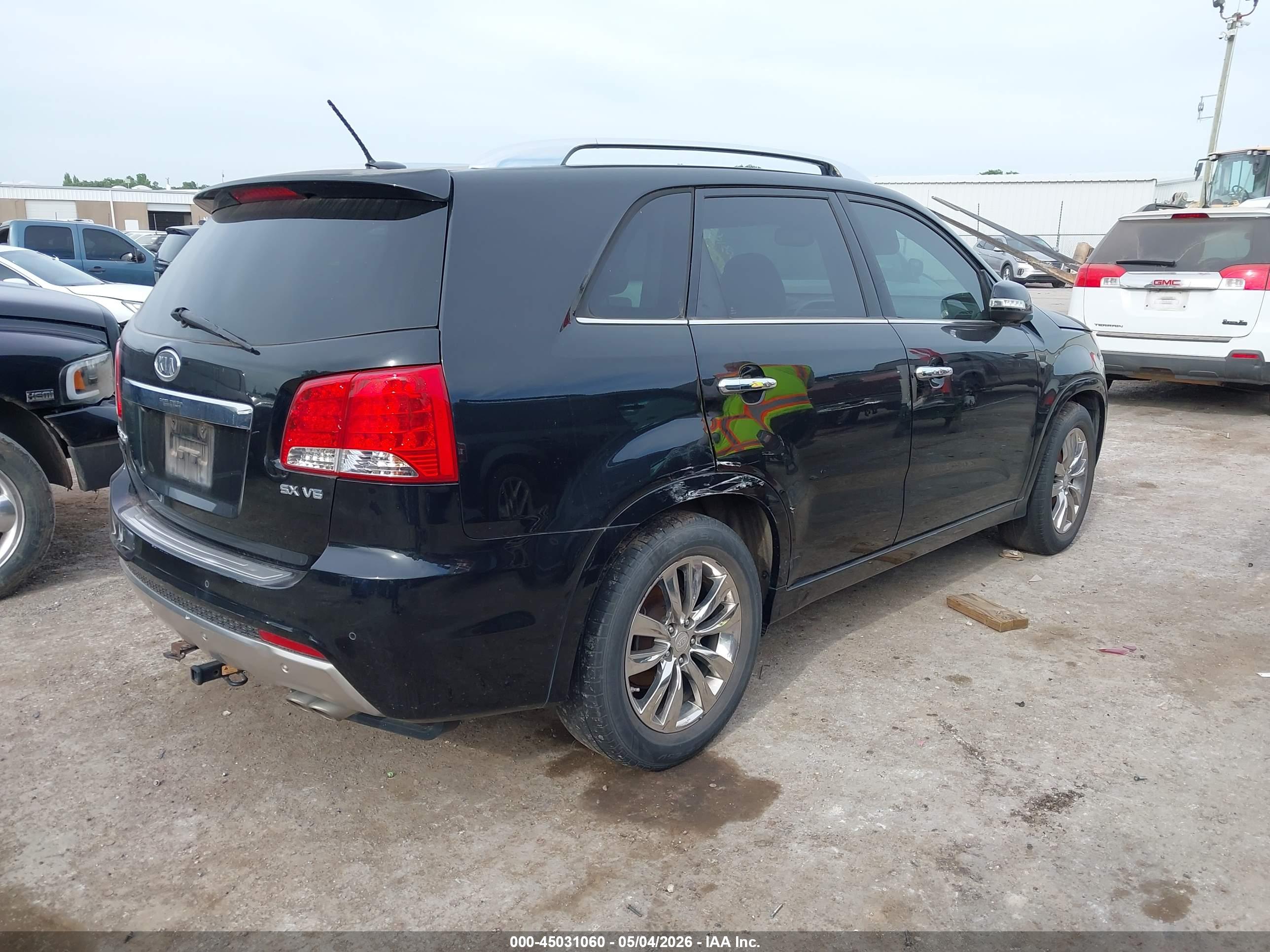 KIA SORENTO image 4