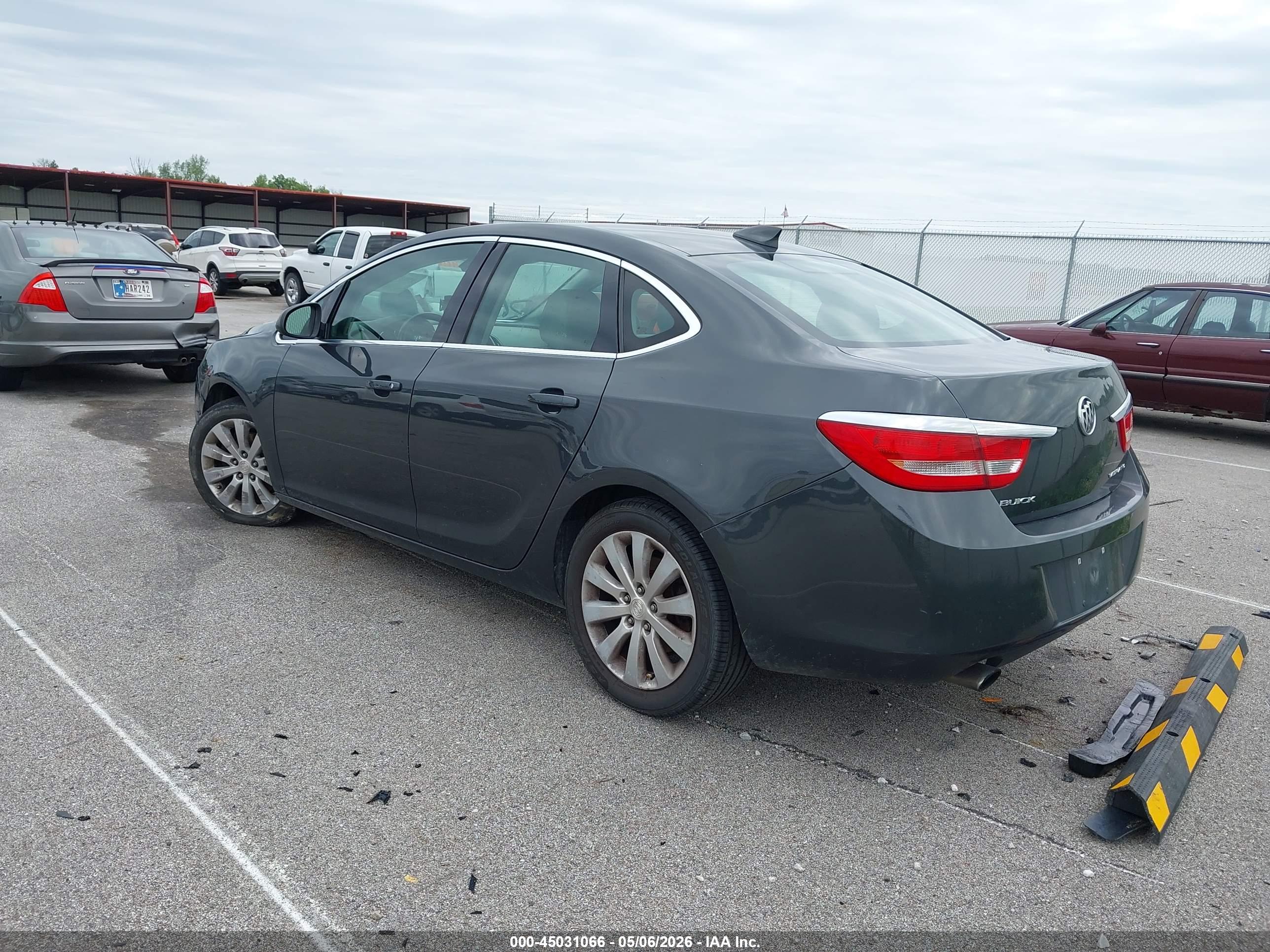 BUICK VERANO image 3