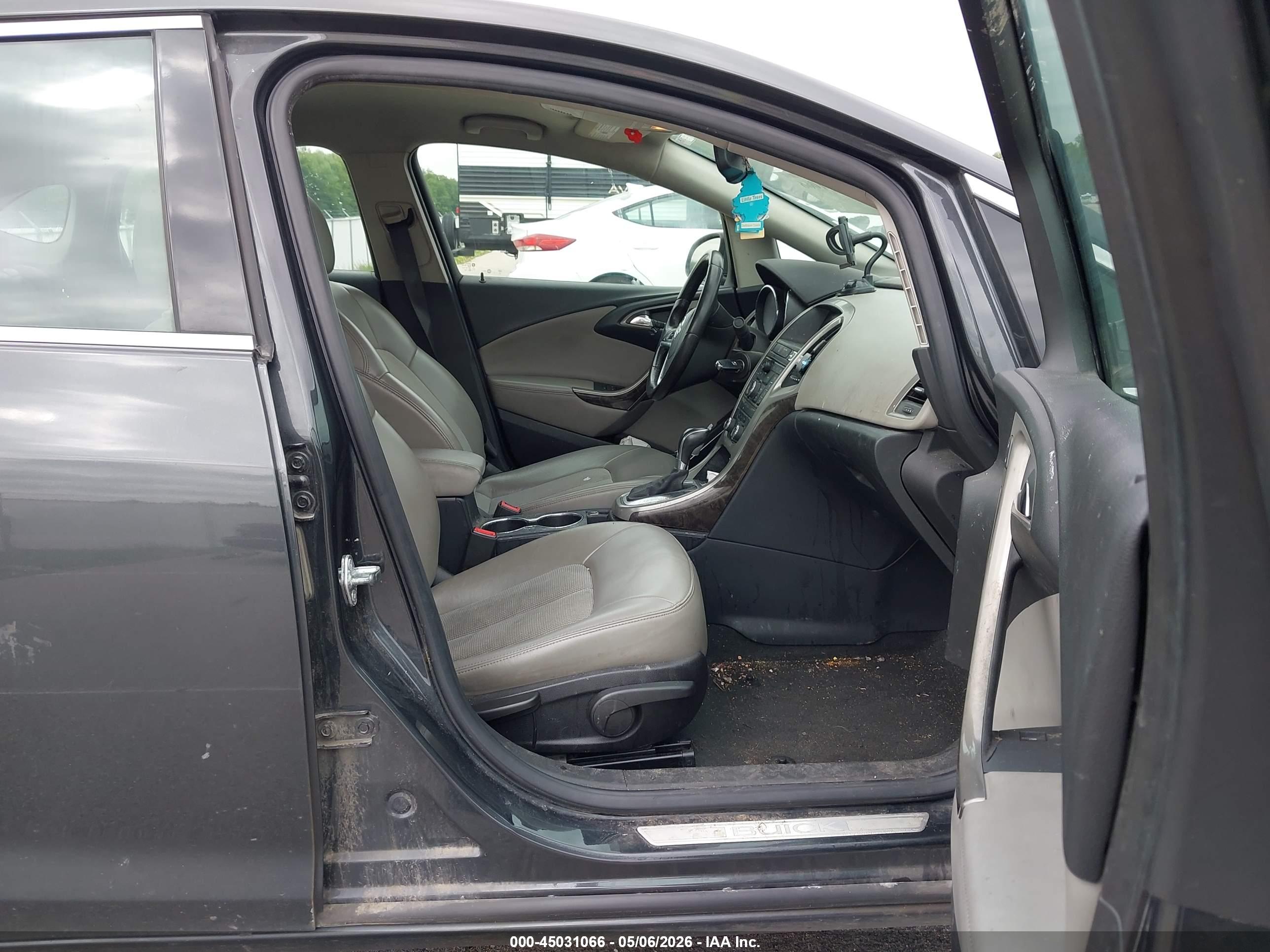 BUICK VERANO image 5