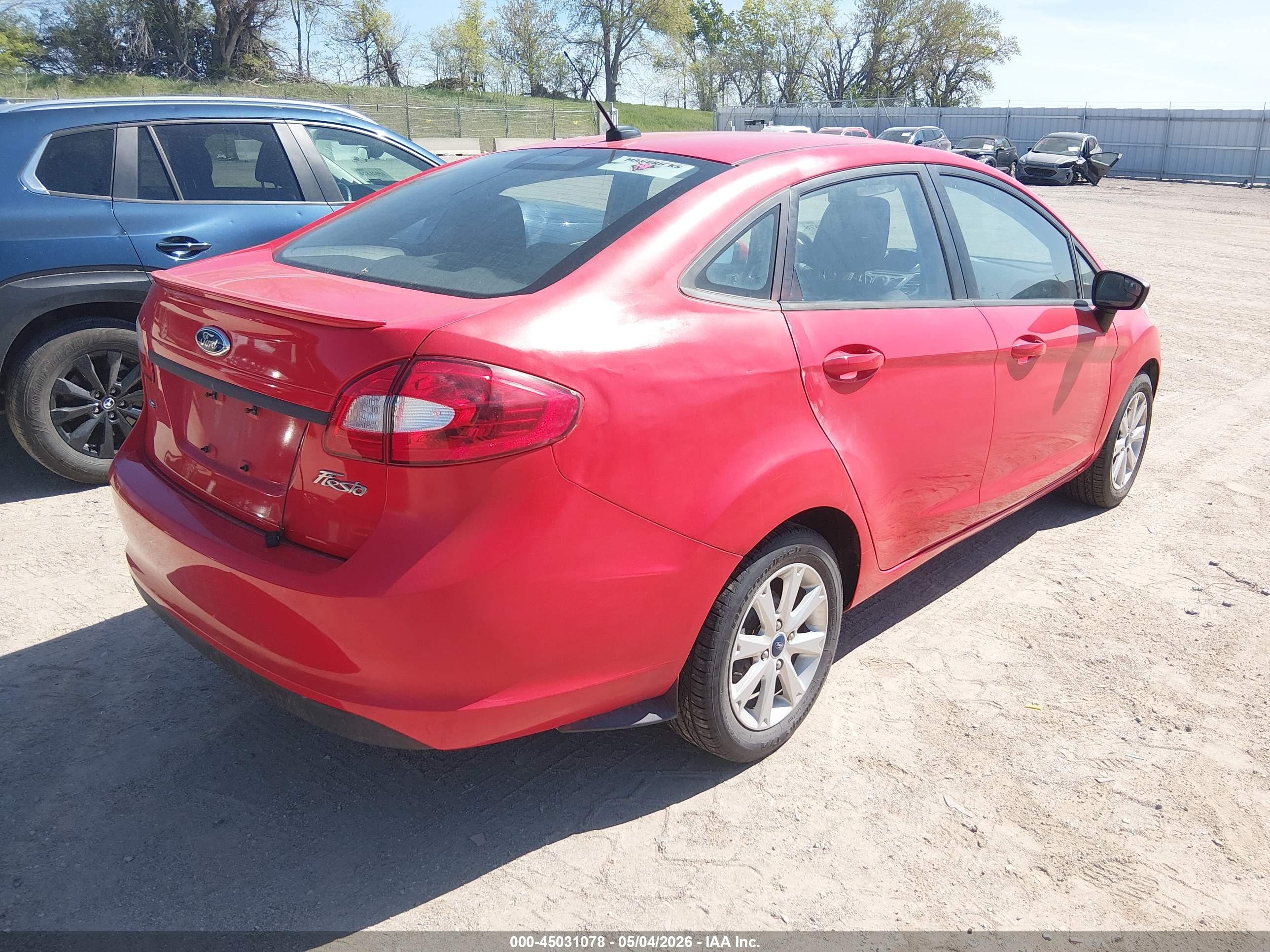 FORD FIESTA image 4