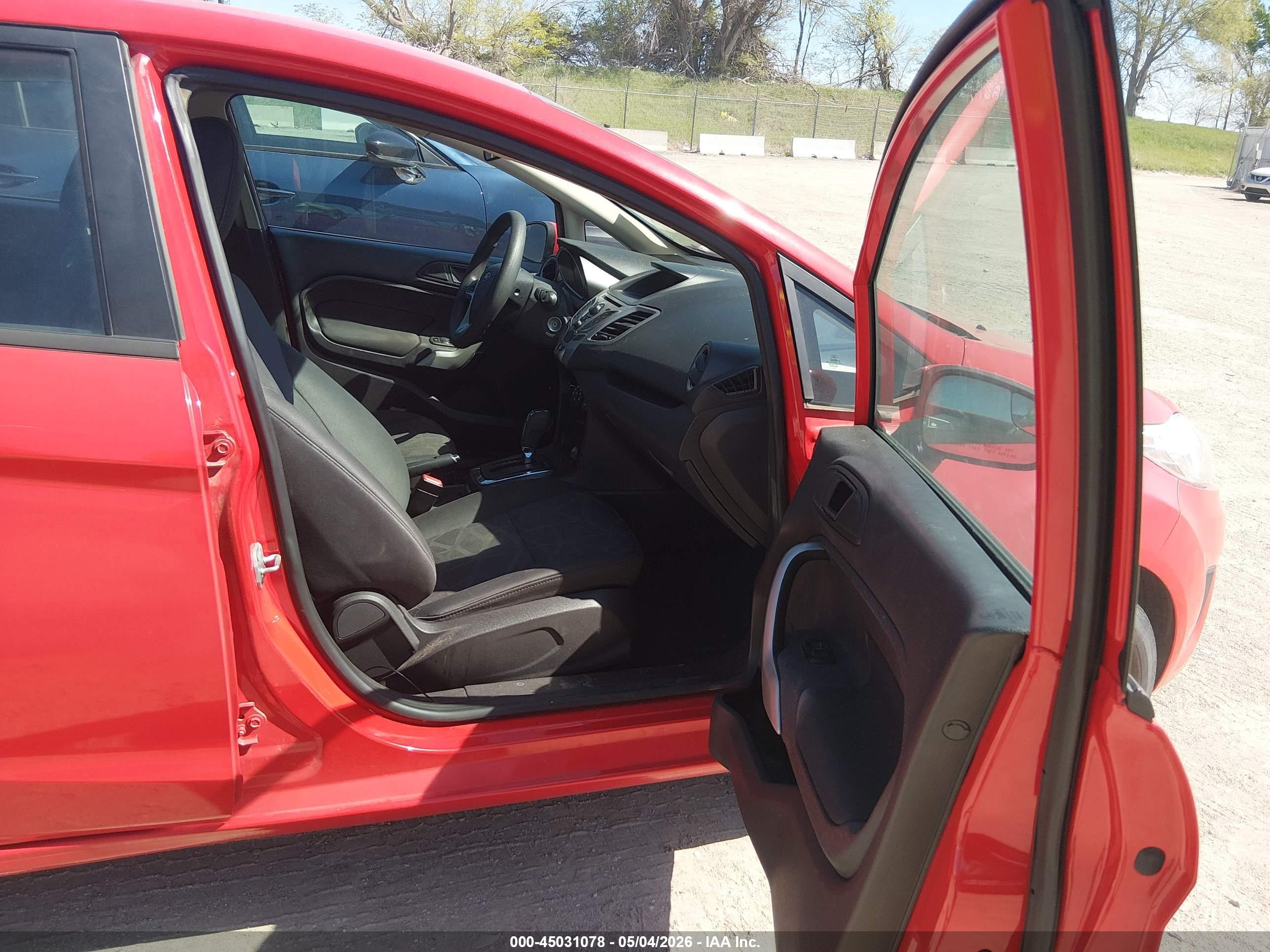 FORD FIESTA image 5