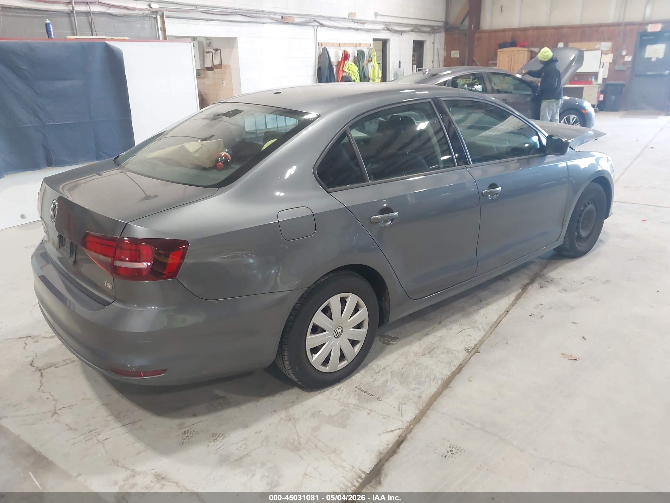 VOLKSWAGEN JETTA image 4