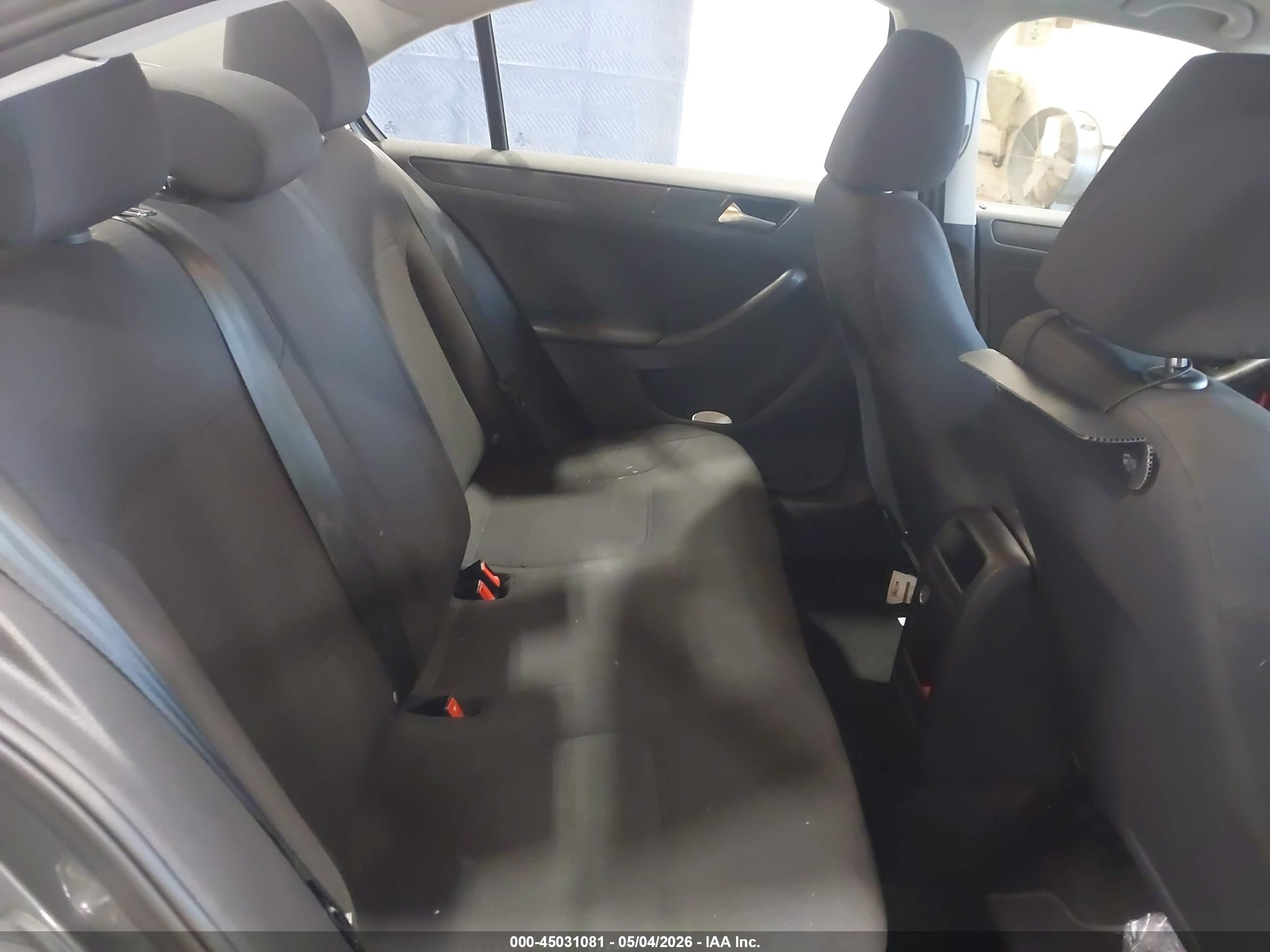VOLKSWAGEN JETTA image 8