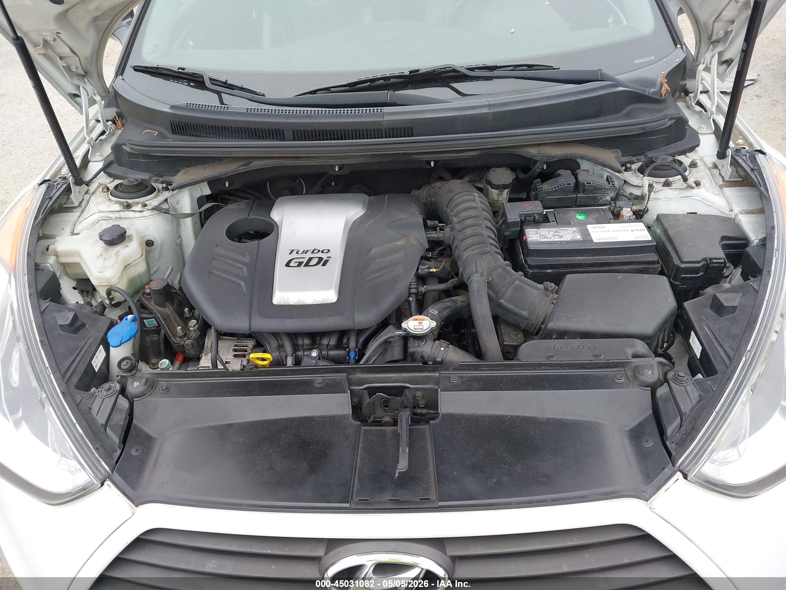 HYUNDAI VELOSTER image 10