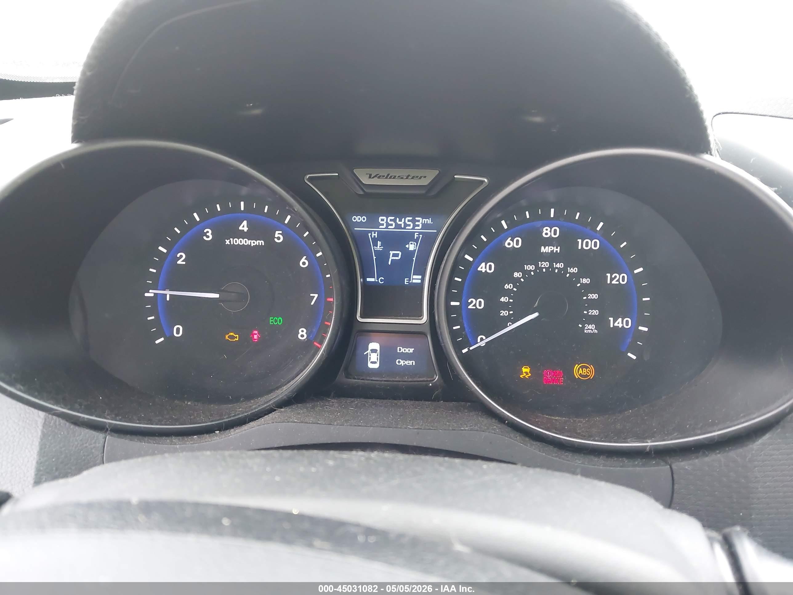 HYUNDAI VELOSTER image 7