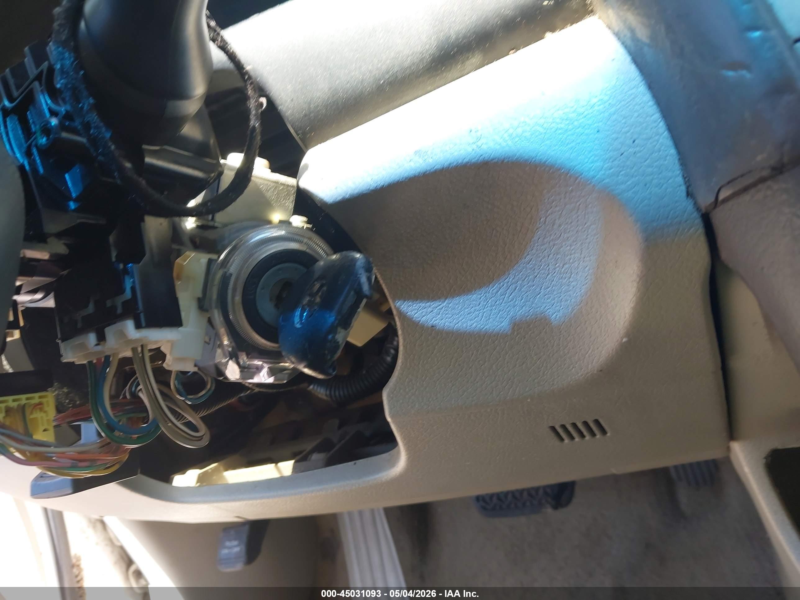 TOYOTA CAMRY image 11