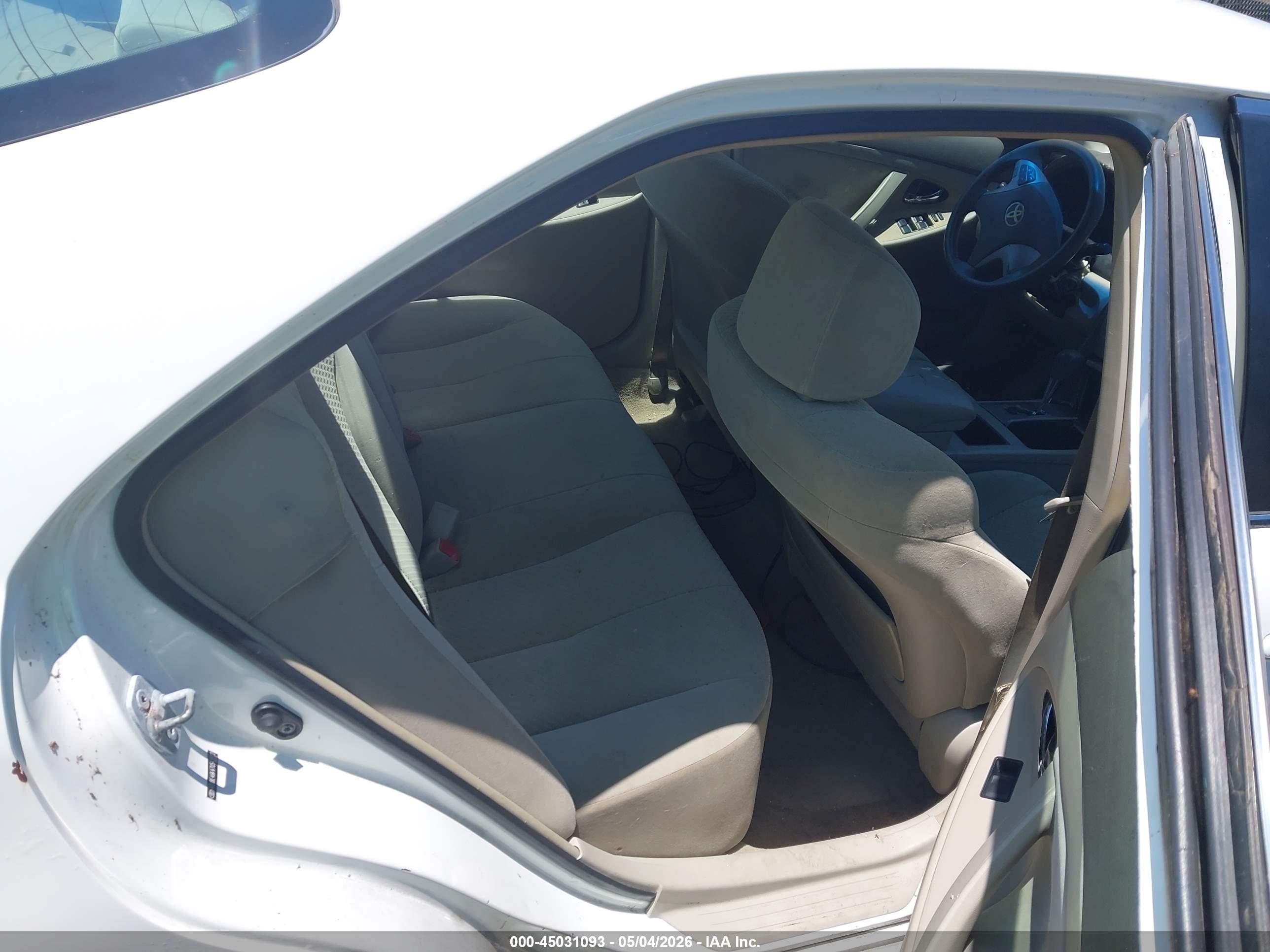 TOYOTA CAMRY image 8