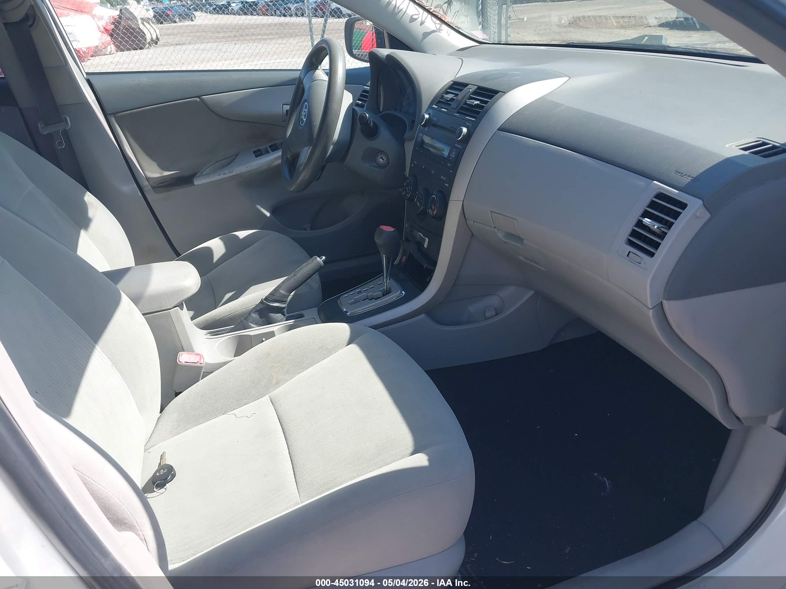 TOYOTA COROLLA image 5