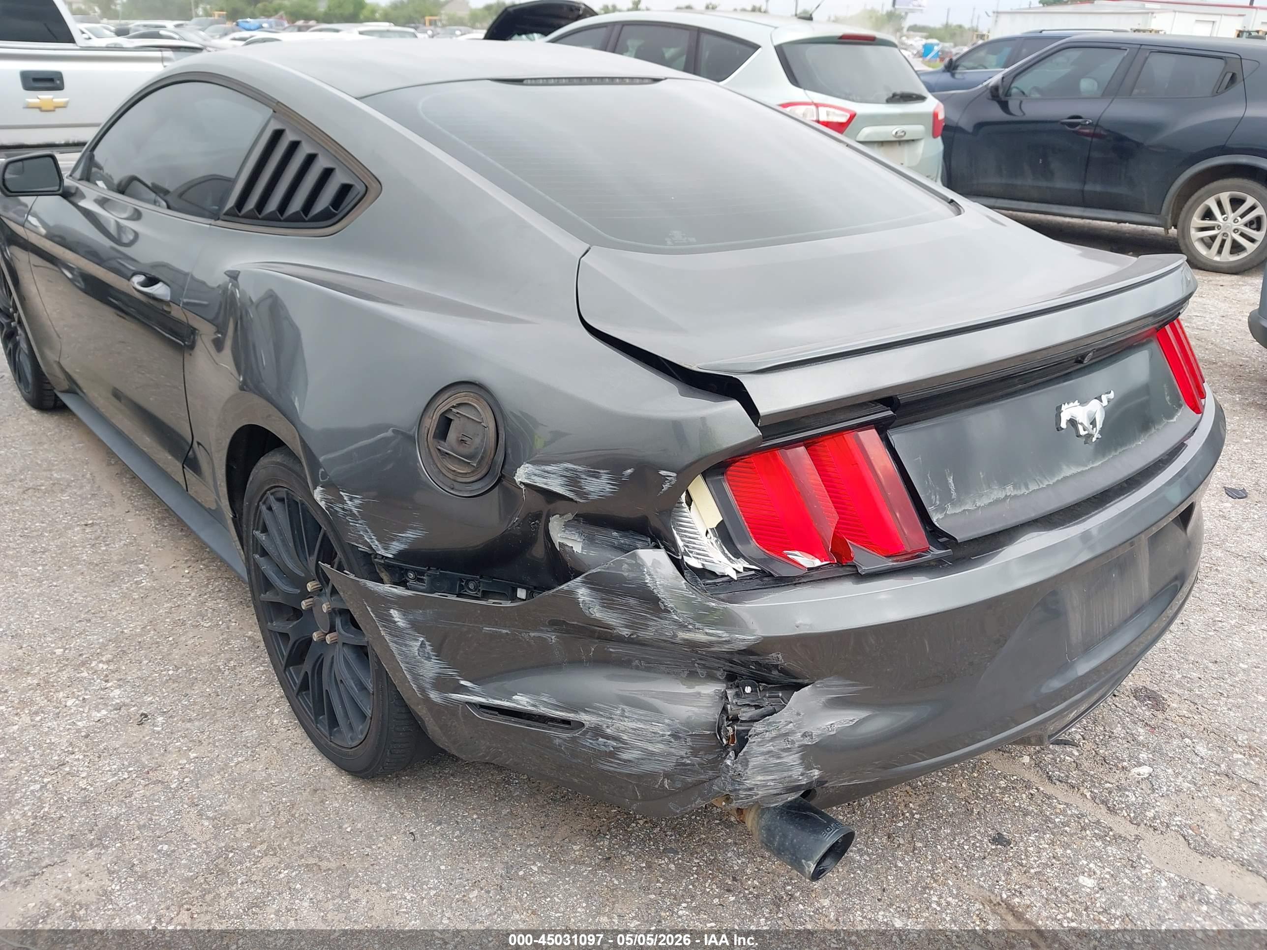 FORD MUSTANG image 6