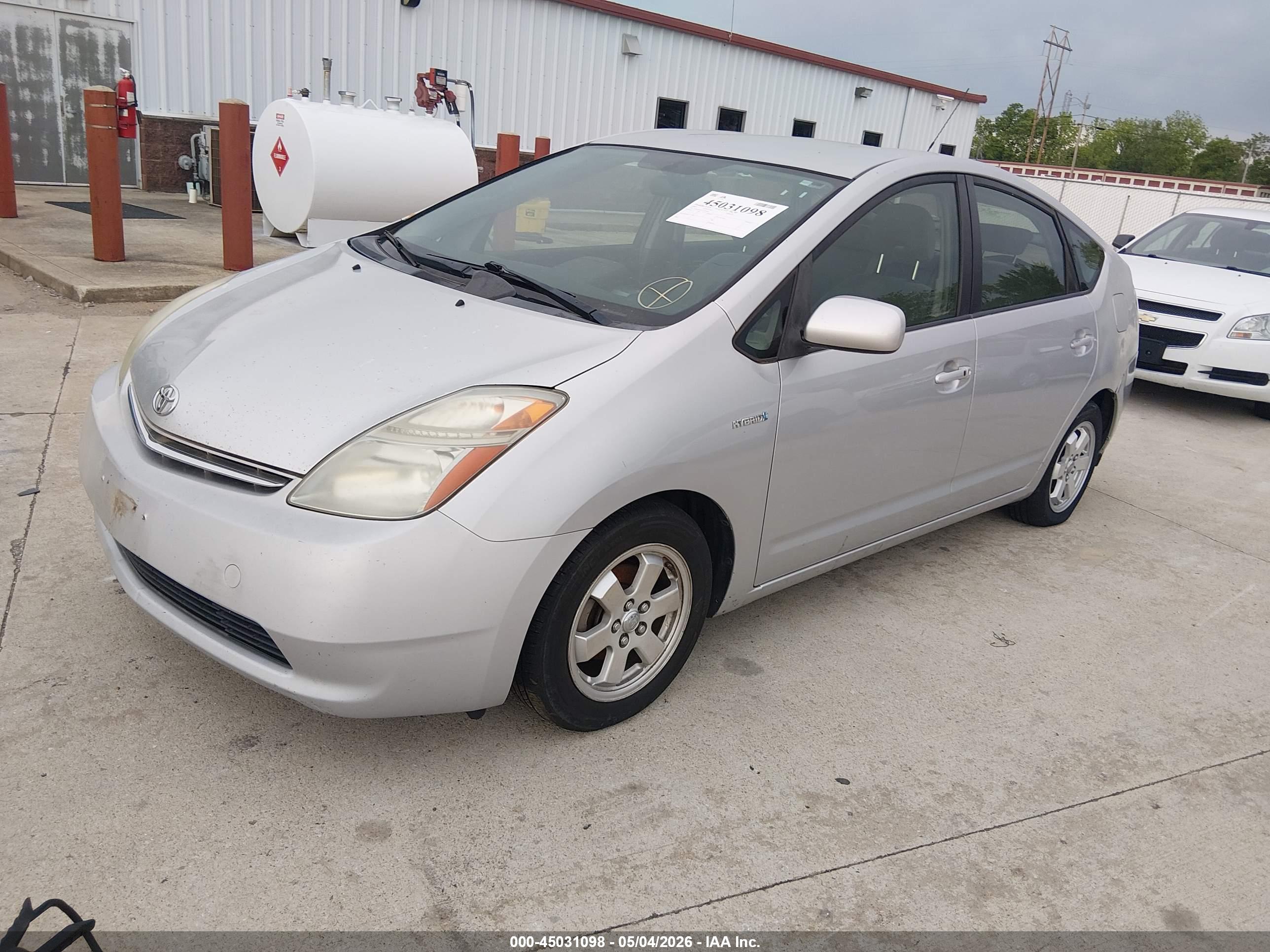 TOYOTA PRIUS image 2