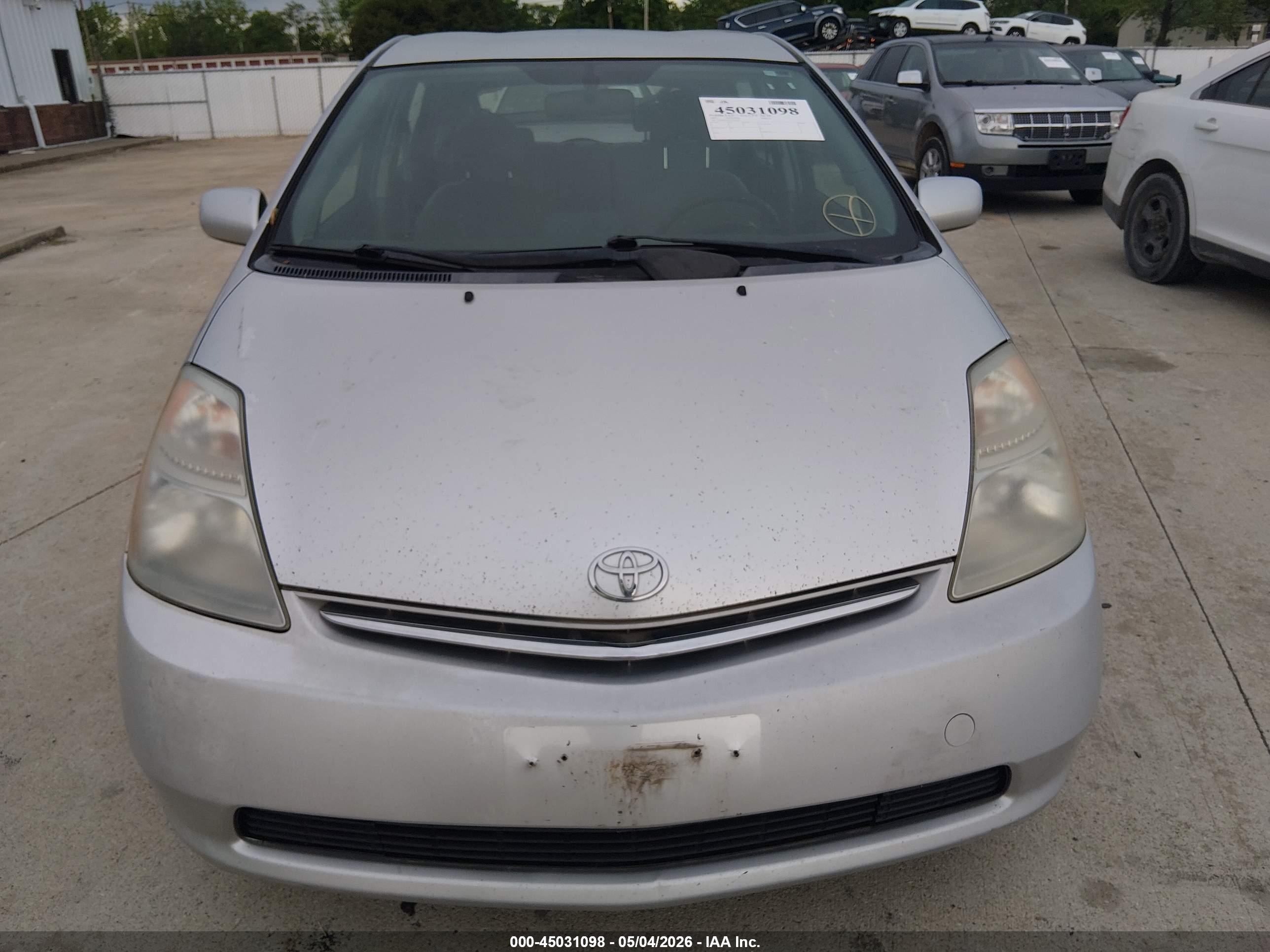 TOYOTA PRIUS image 6