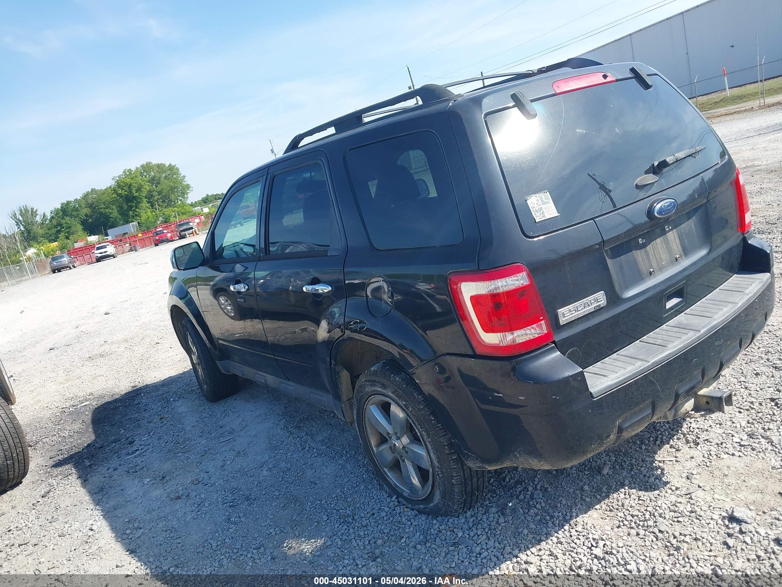 FORD ESCAPE image 3