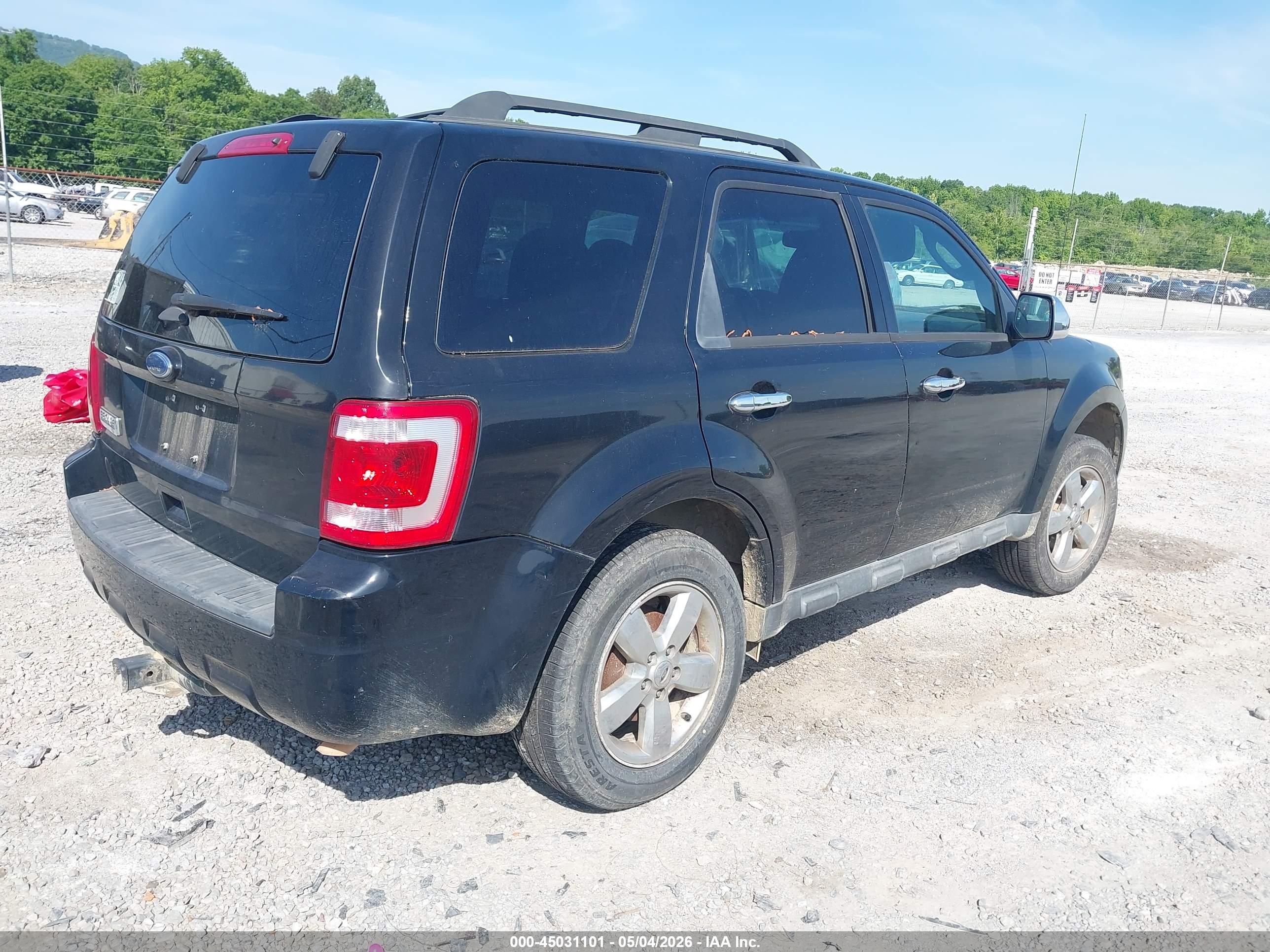 FORD ESCAPE image 4