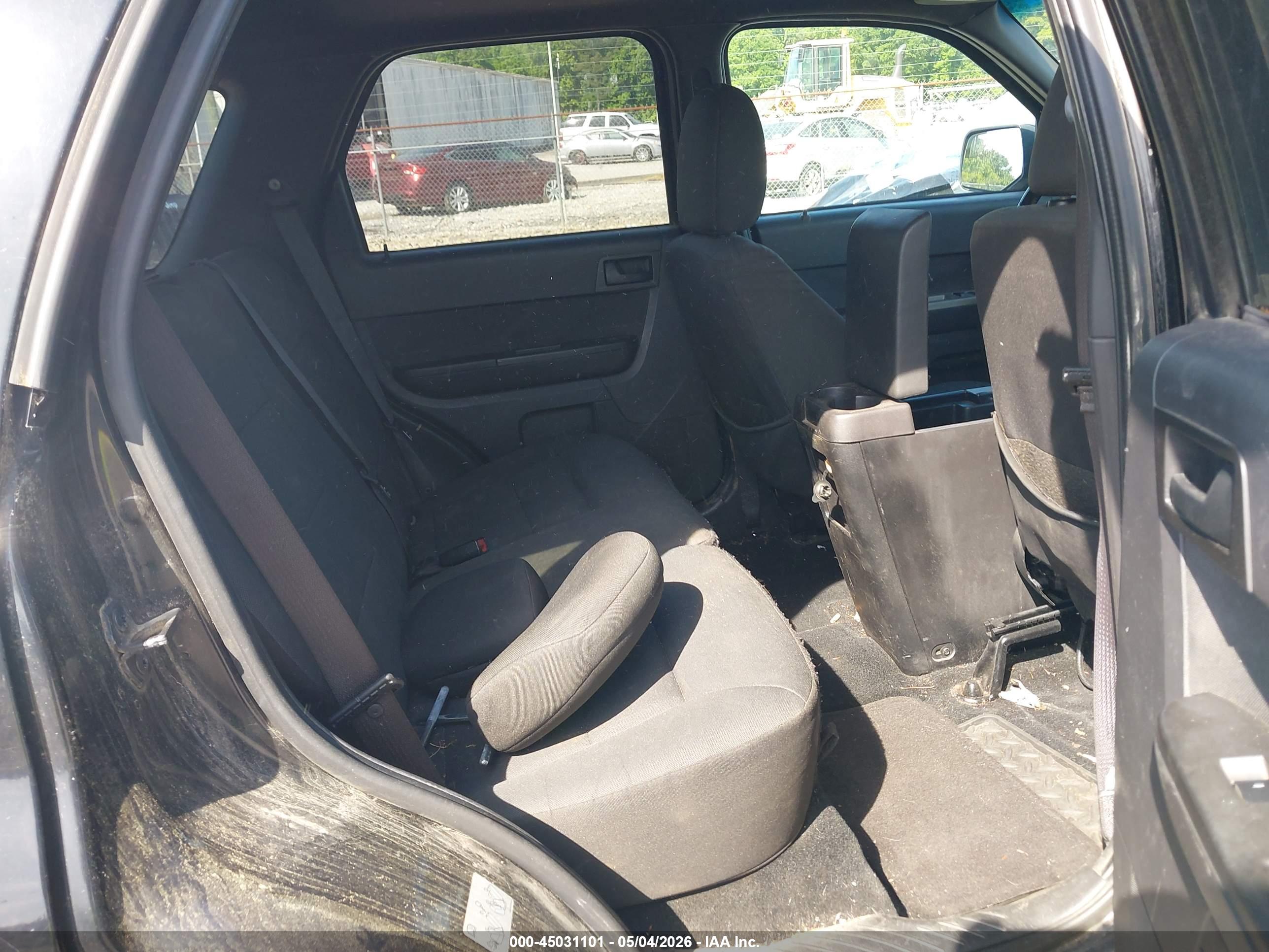FORD ESCAPE image 8
