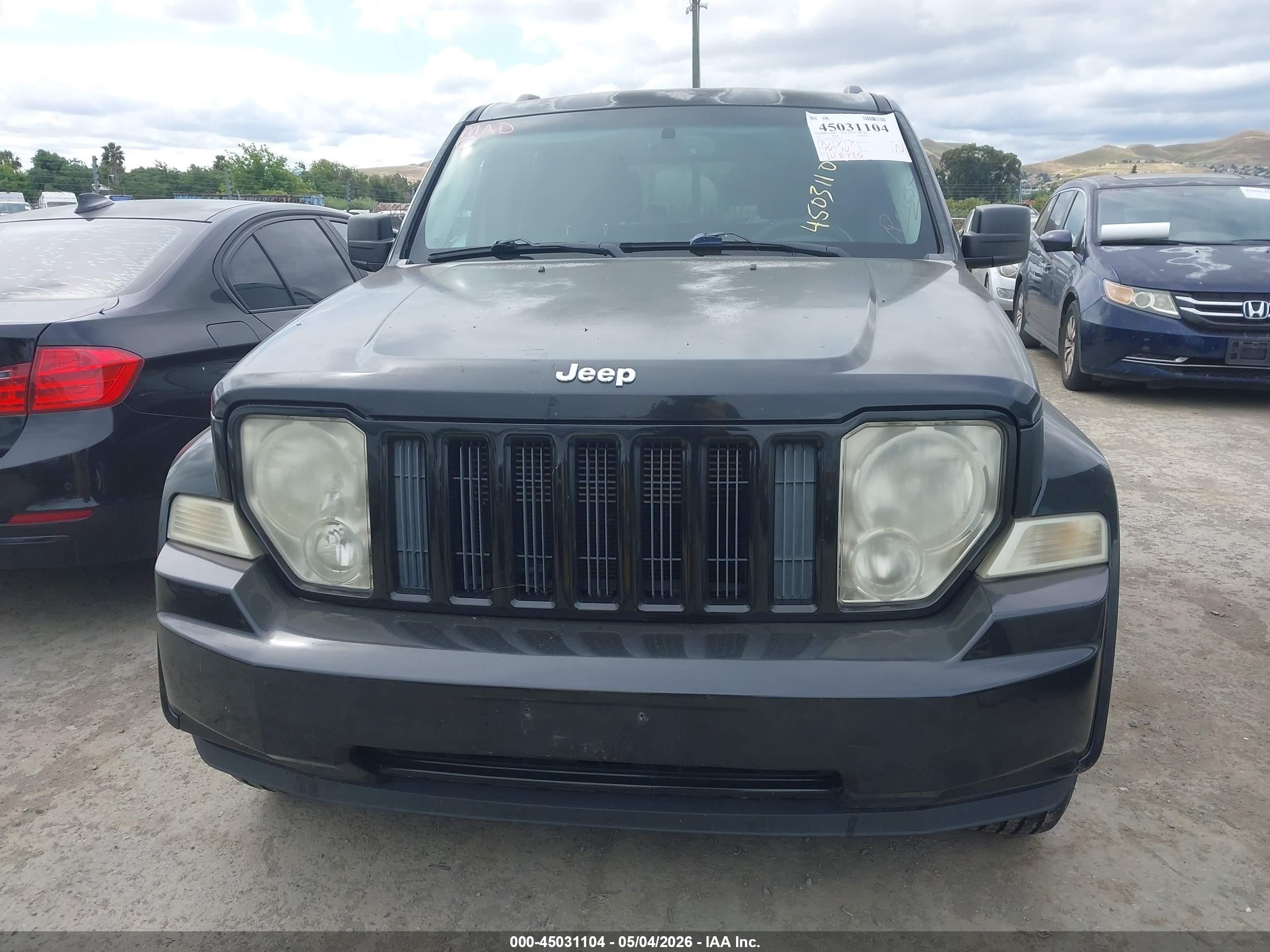 JEEP LIBERTY image 6
